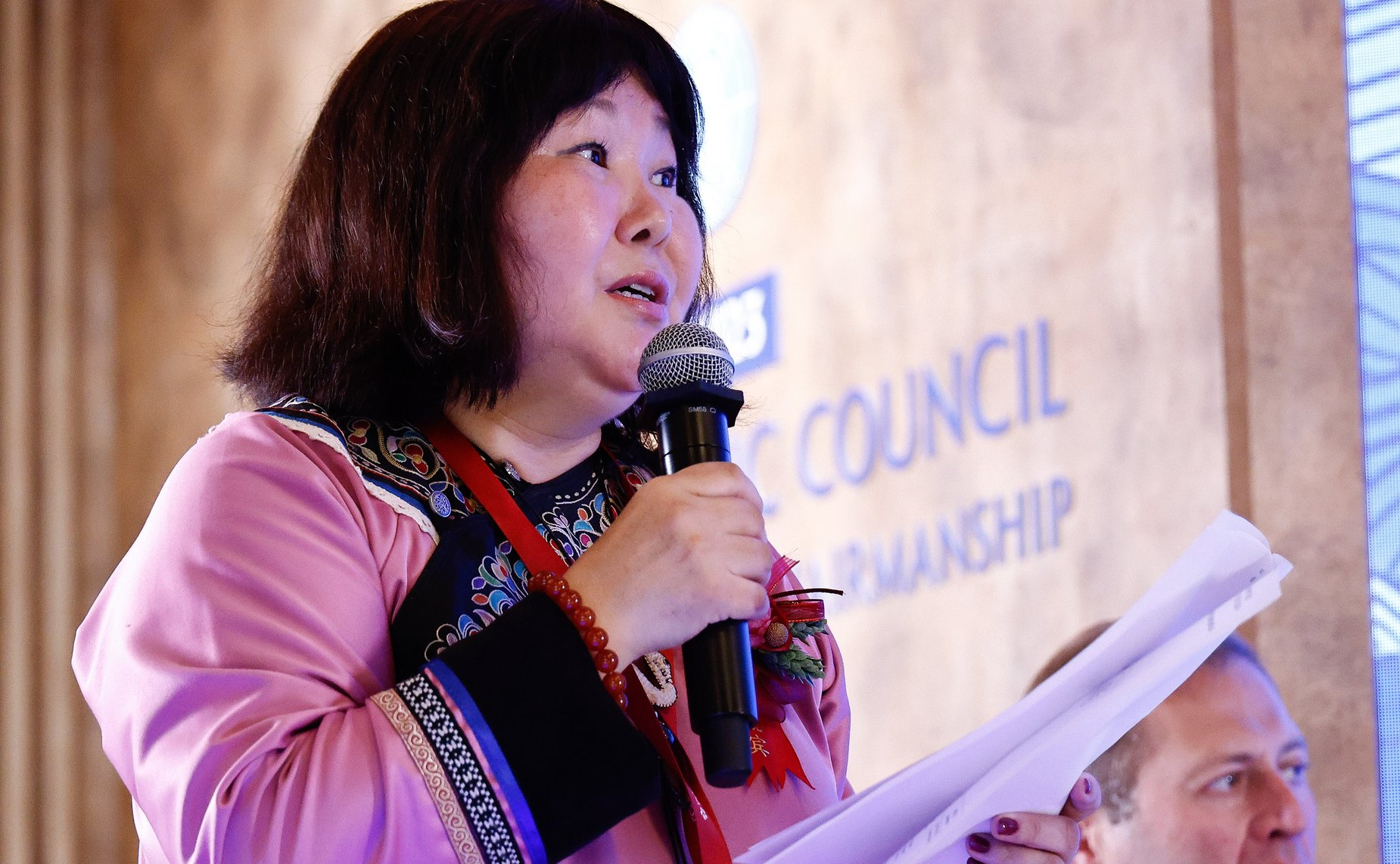 Сессия «Диалог культур коренных народов России и Китая». Сенаторы принимают участие в VIII Восточном экономическом форуме