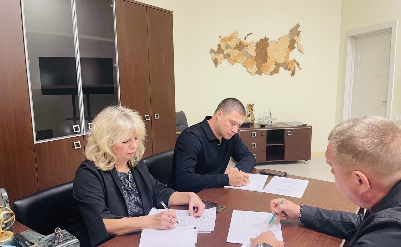 Игорь Кастюкевич провел ряд рабочих встреч с министрами и врио председателя правительства Херсонской области