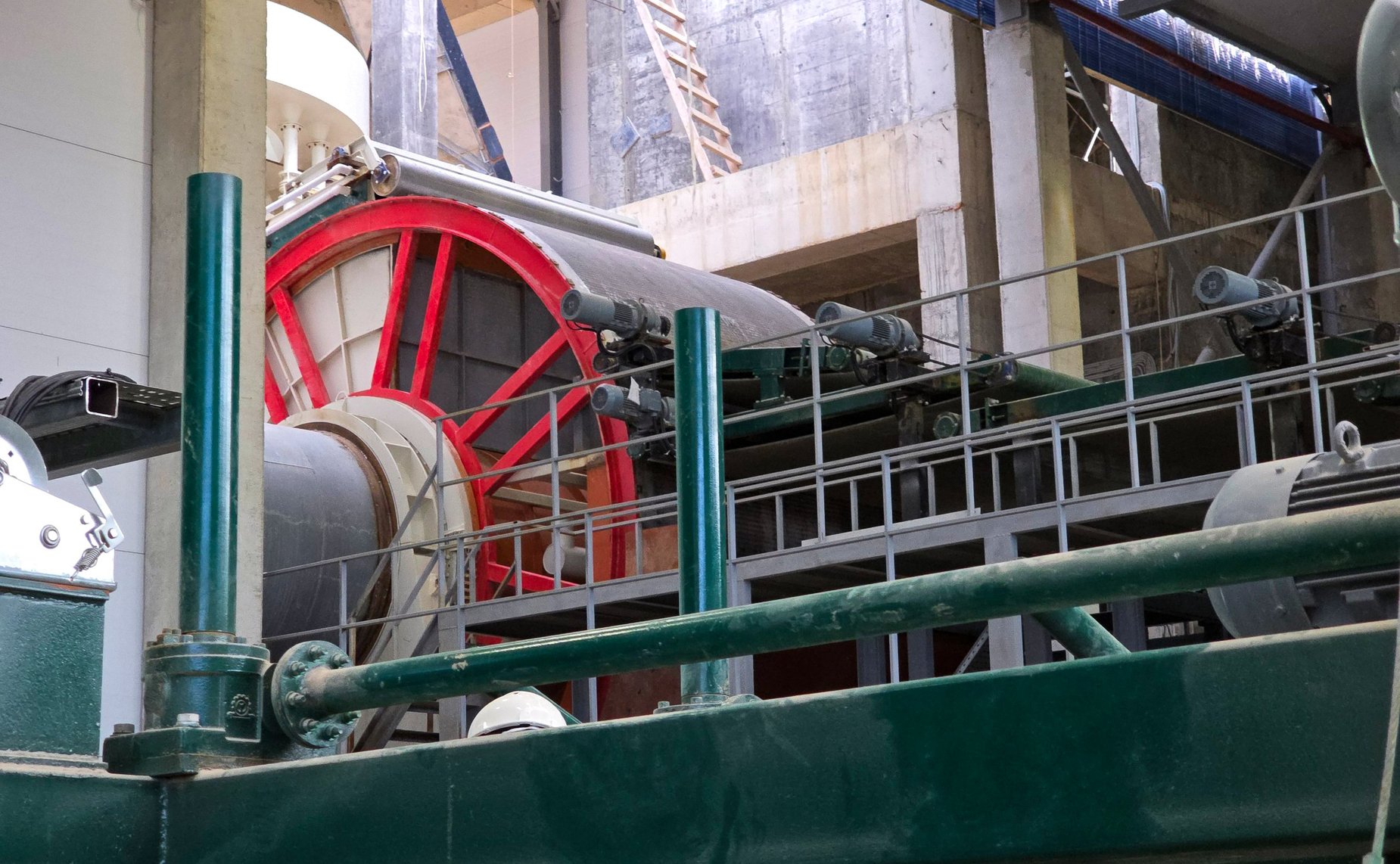 Сенаторы посетили Таврический завод минеральной ваты в Республике Крым