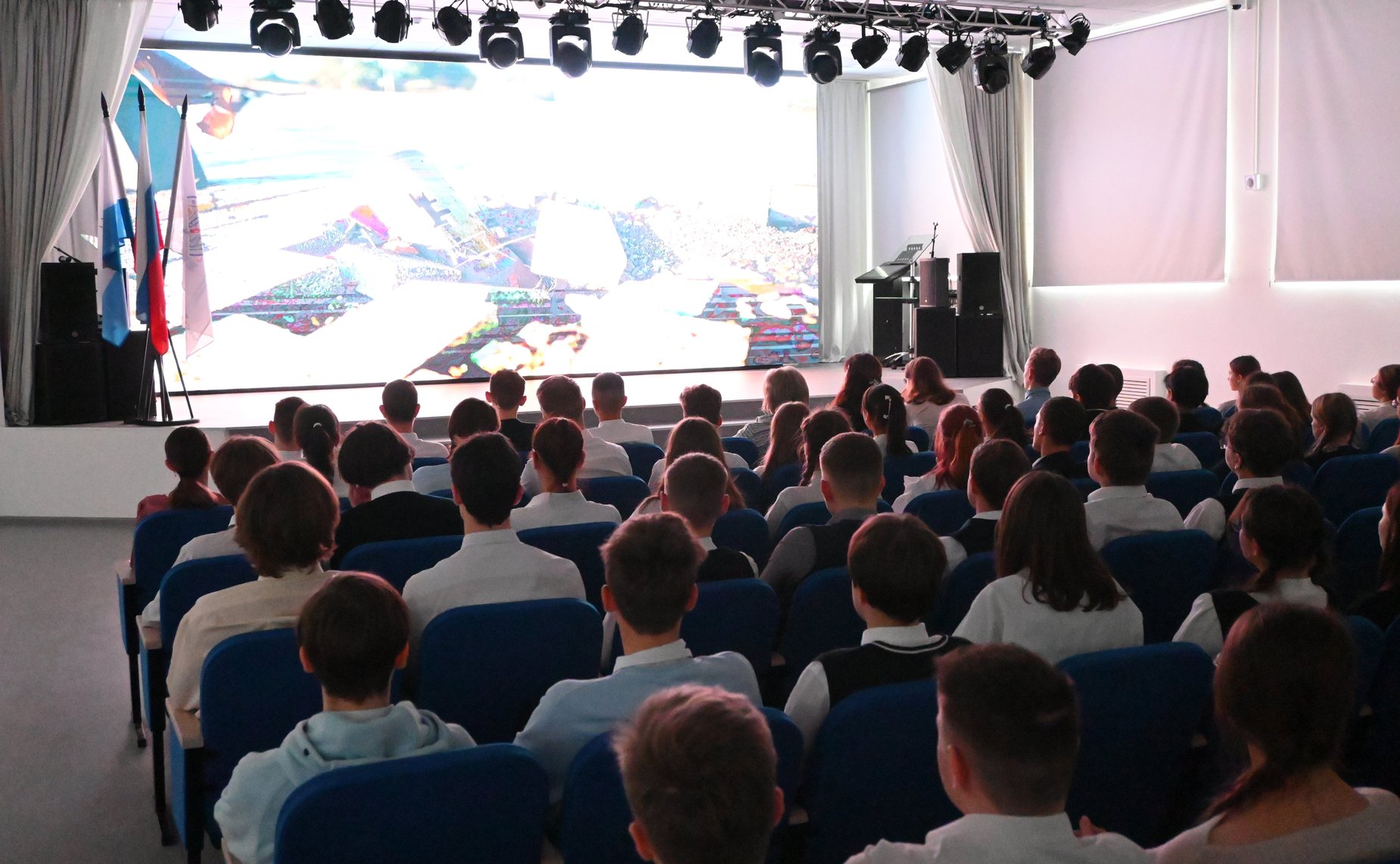 Елена Писарева открыла показ документального фильма М. Наумовой «Герои среди нас» в Великом Новгороде