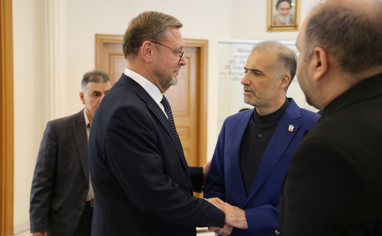 Заместитель Председателя СФ Константин Косачев выразил соболезнования в связи с гибелью в авиакатастрофе Президента Исламской Республики Иран Ceйеда Эбрахима Paиси и главы МИД Хосейна Амира Абдоллахияна