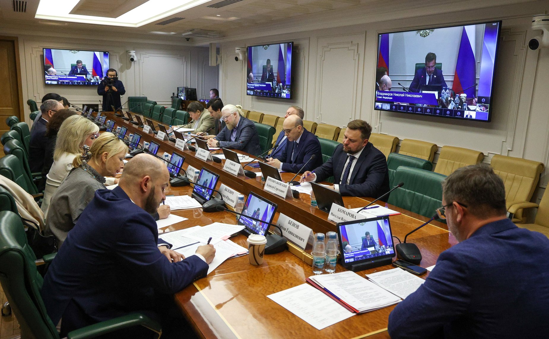 Круглый стол Комитета Совета Федерации по конституционному законодательству и государственному строительству «Проблемы доступности и реализации прав граждан на бесплатную юридическую помощь»