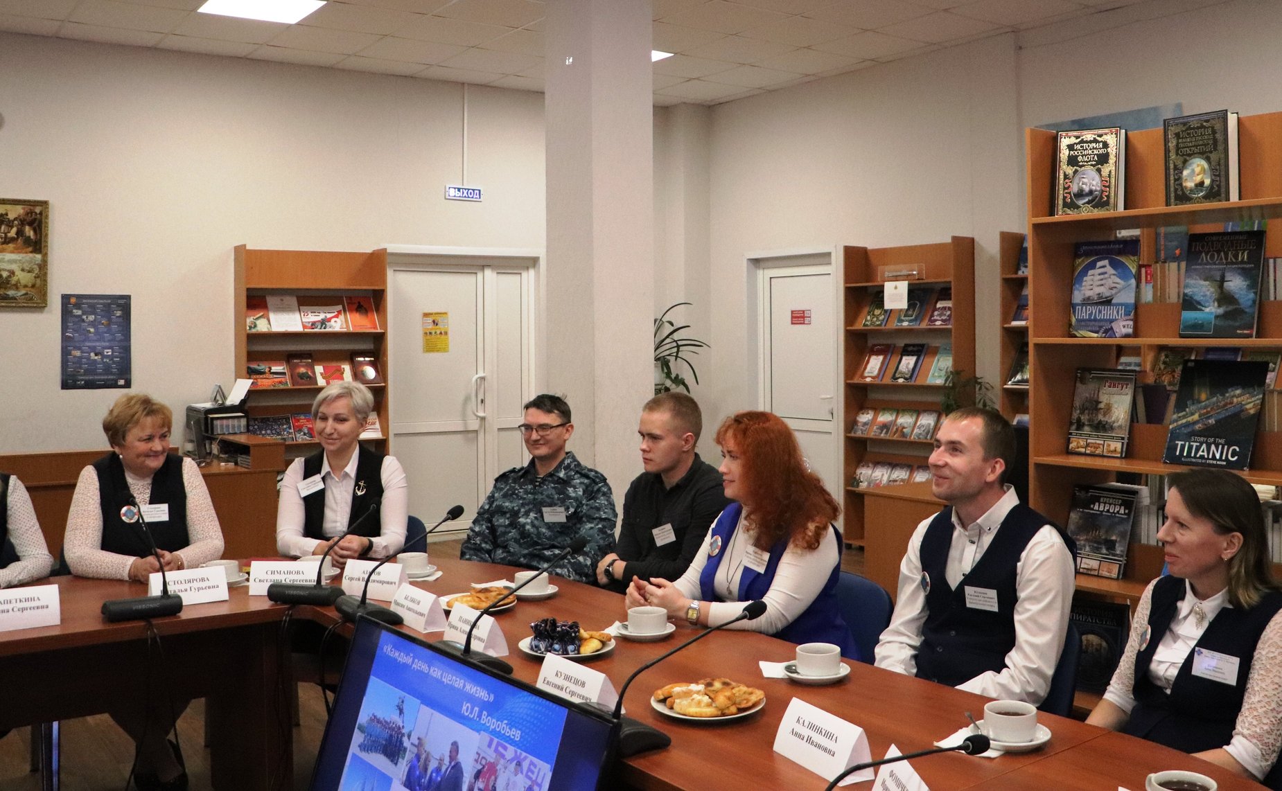 Ю. Воробьев провел встречу с педагогическим коллективом «Корабелов Прионежья»