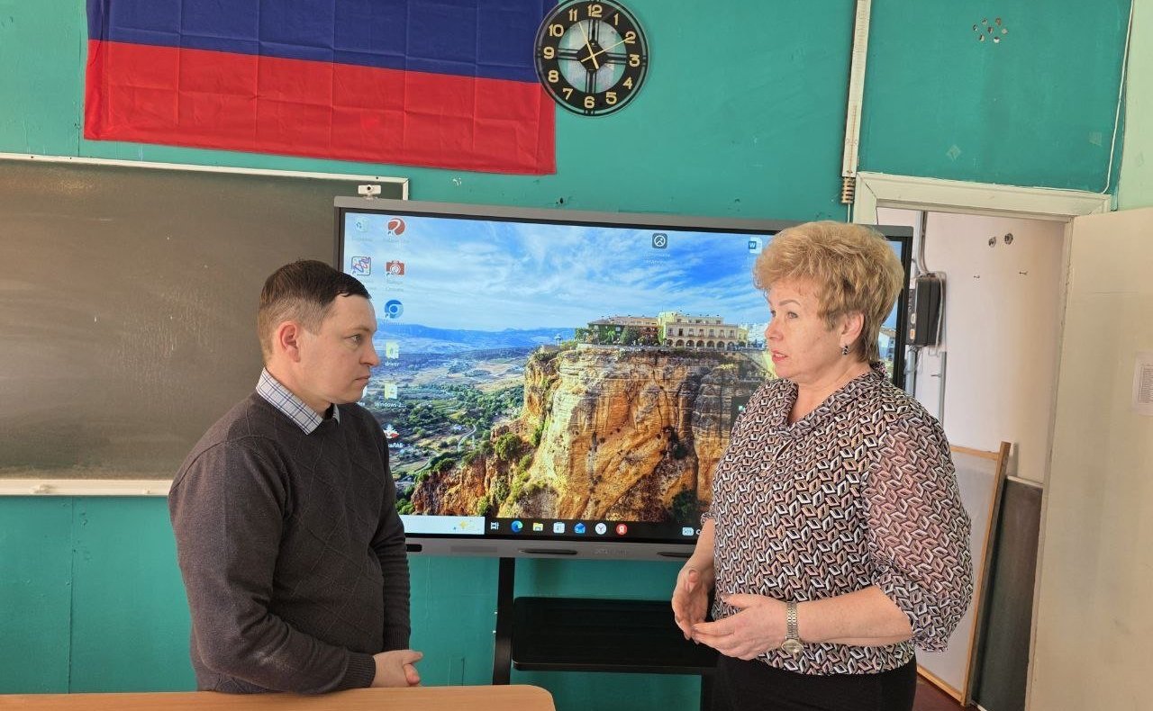 Ольга Бас провела встречу с земскими учителями в Луганской Народной Республике