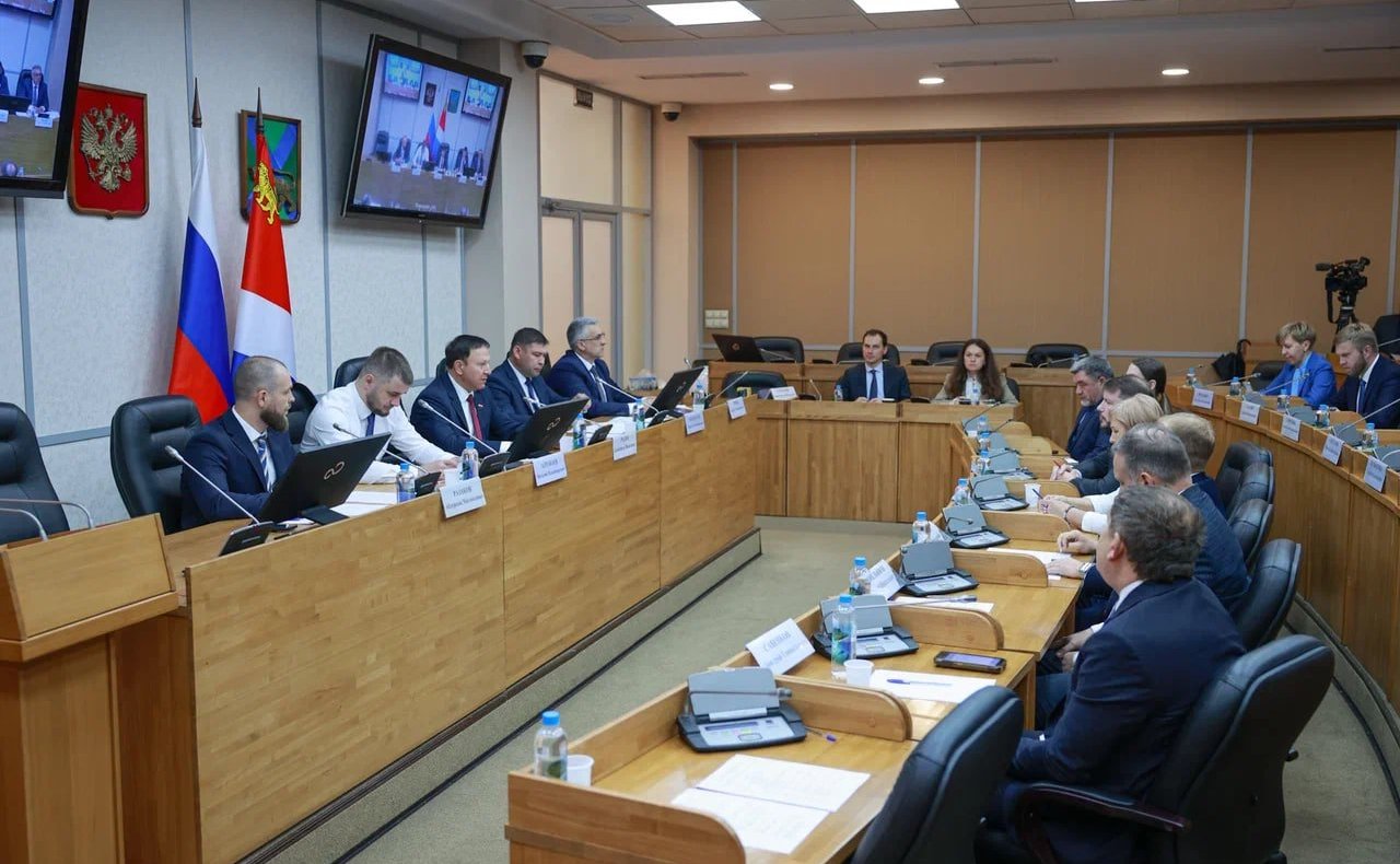 Александр Ролик во Владивостоке принял участие в совещании, посвященном перспективам развития сельского хозяйства на Дальнем Востоке и в Арктике