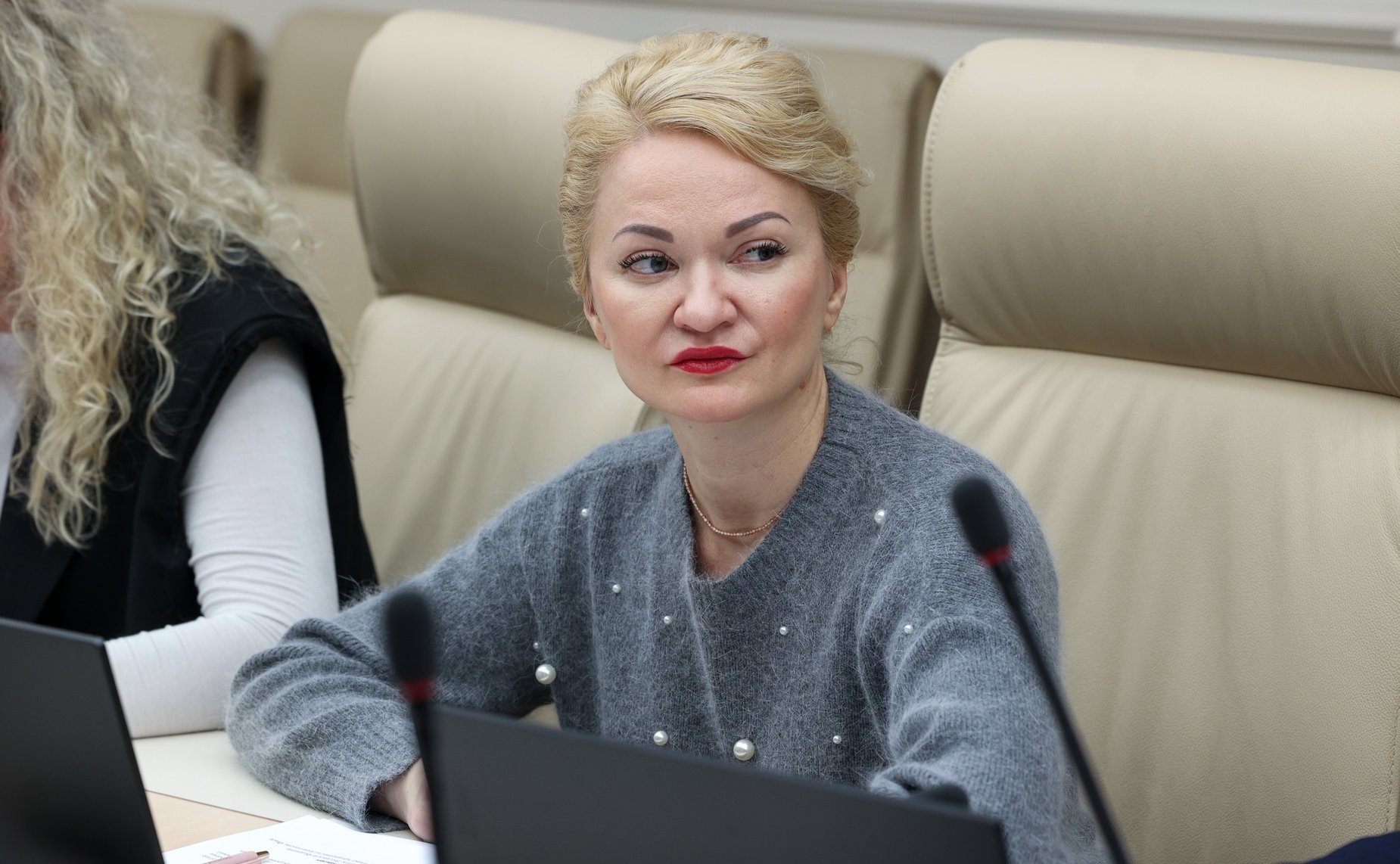 Круглый стол на тему «Финансовые аспекты деятельности фондов помощи тяжелобольным детям: проблемы и перспективы»