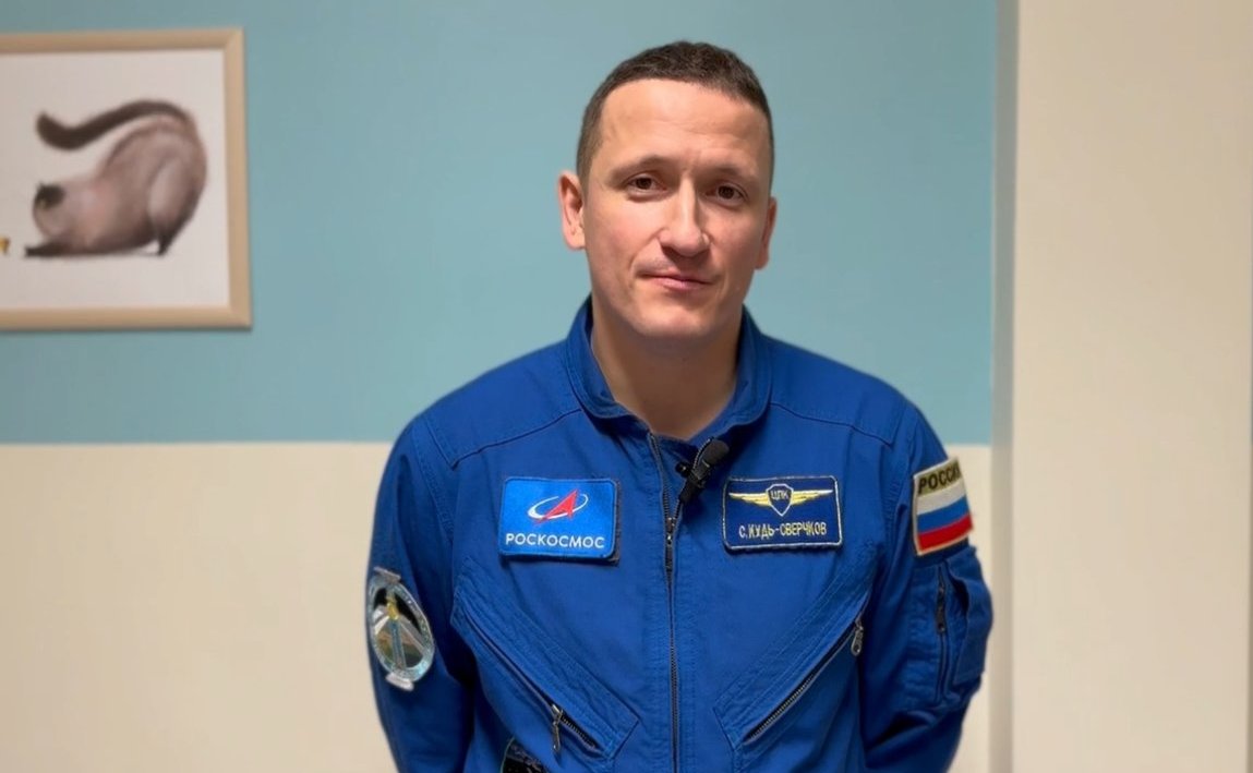 Игорь Кастюкевич посетил подшефный детский центр в Новокиевке Херсонской области, передал книги и подарки для воспитанников