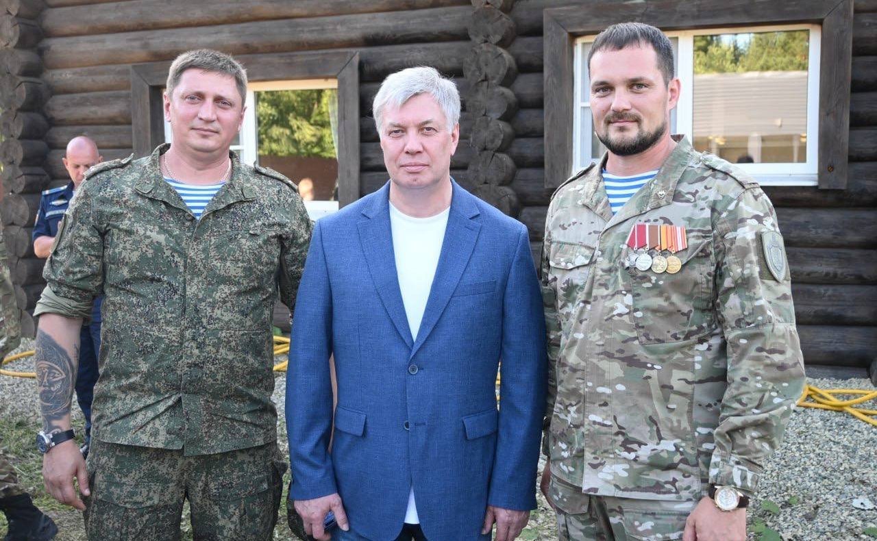 Айрат Гибатдинов встретился с мамой Героя России Вадима Епифанова