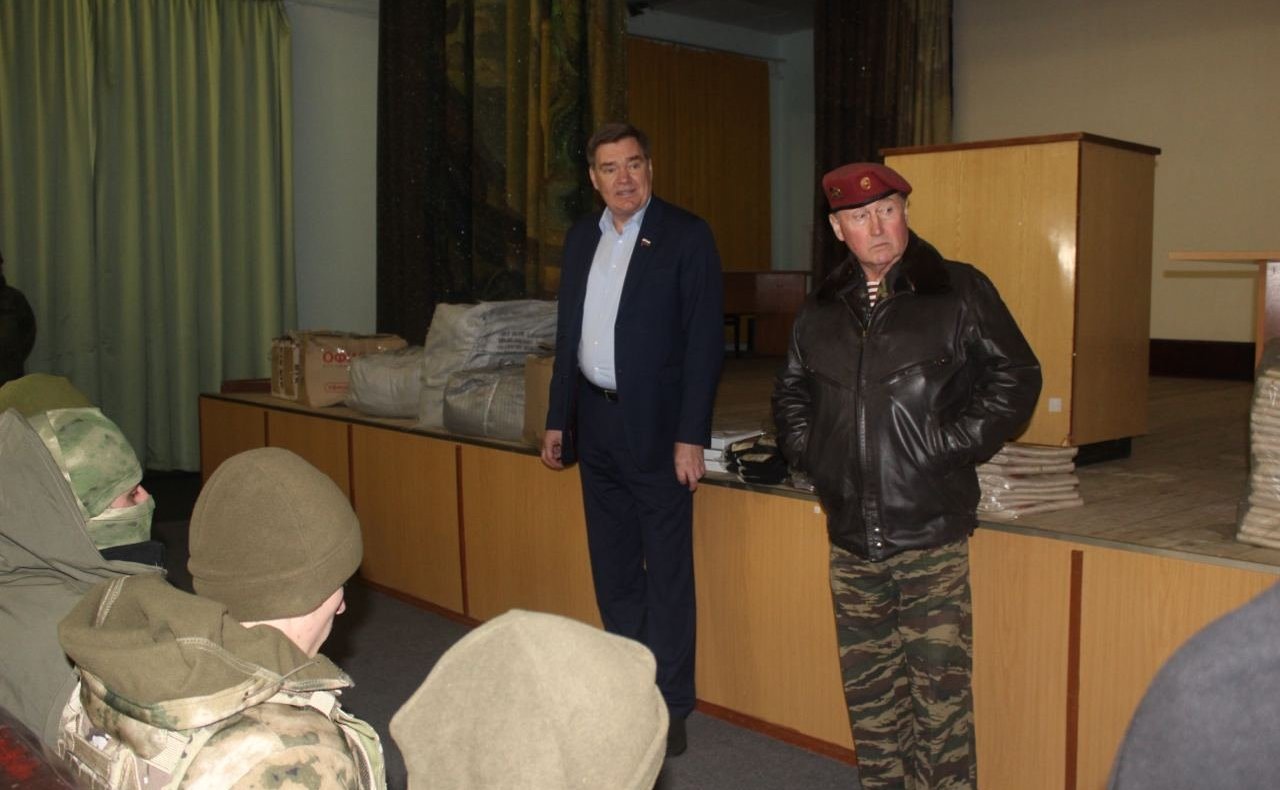 Александр Савин посетил в Ногинске центр подготовки призванных в рамках частичной мобилизации жителей Калужской области