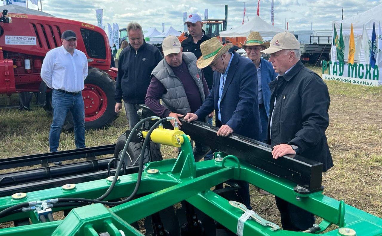Анатолий Артамонов принял участие в мероприятиях Дня Калужского поля