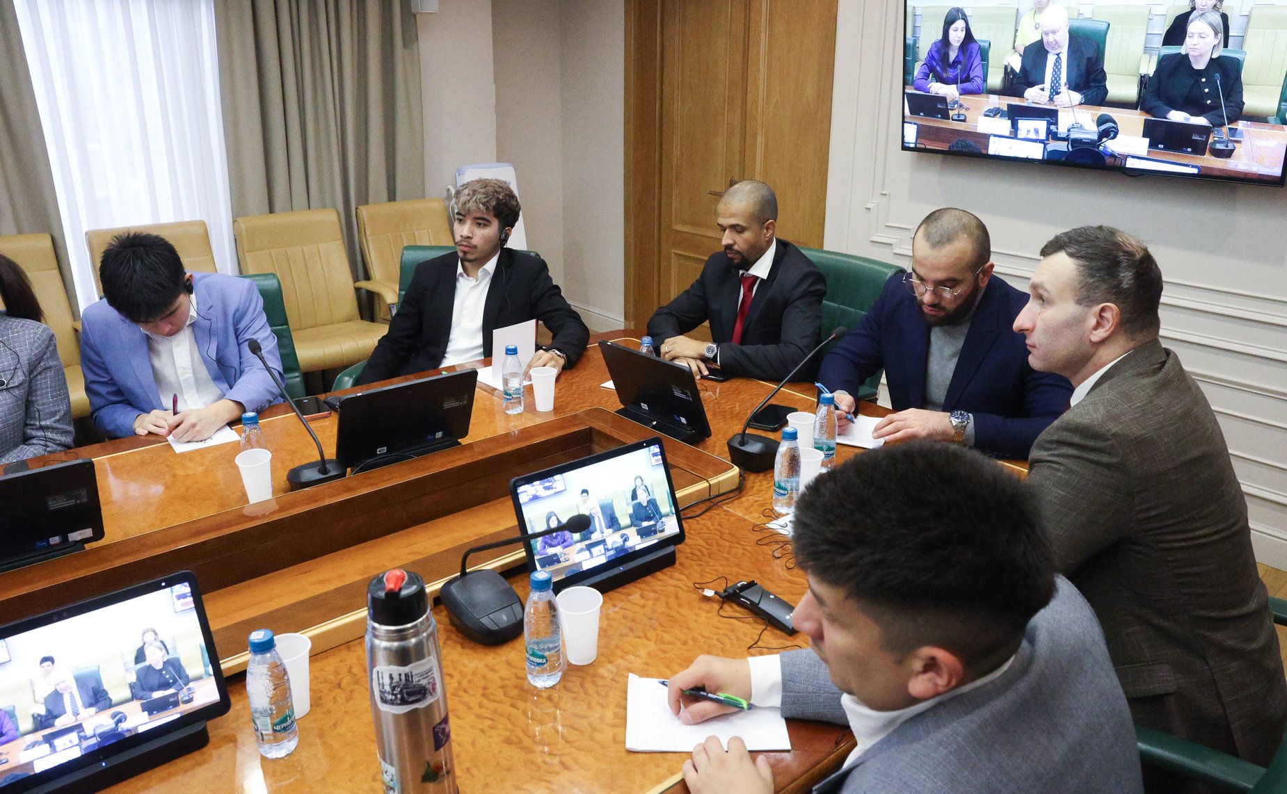 Сергей Кисляк провел встречу с латиноамериканской делегацией II Молодежного форума Россия — Латинская Америка