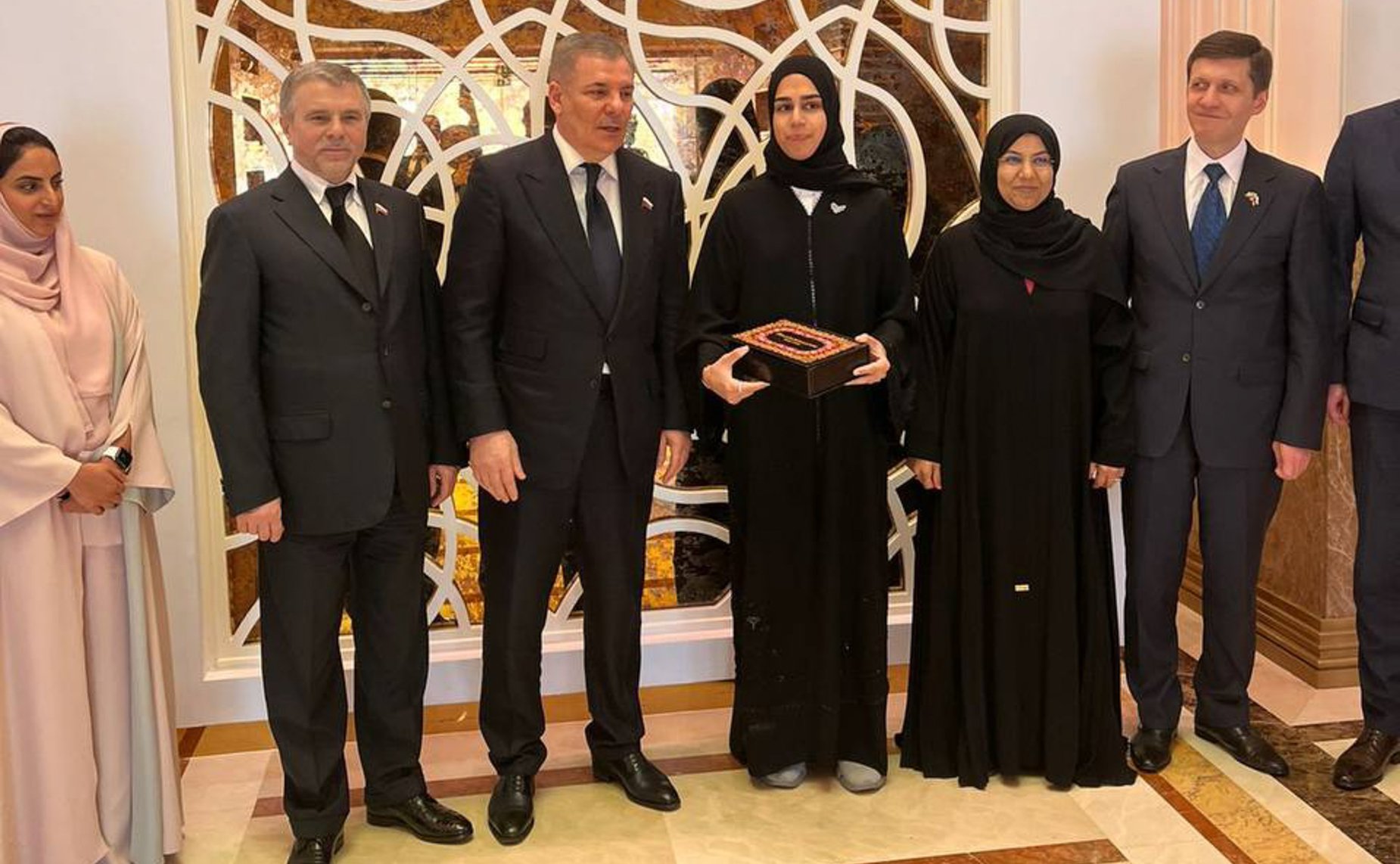 Встреча сенаторов РФ — членов группы по сотрудничеству Совета Федерации с Федеральным национальным советом ОАЭ с членами группы дружбы «ОАЭ-Россия» Федерального национального совета во главе с депутатом Сарой Фалакназ