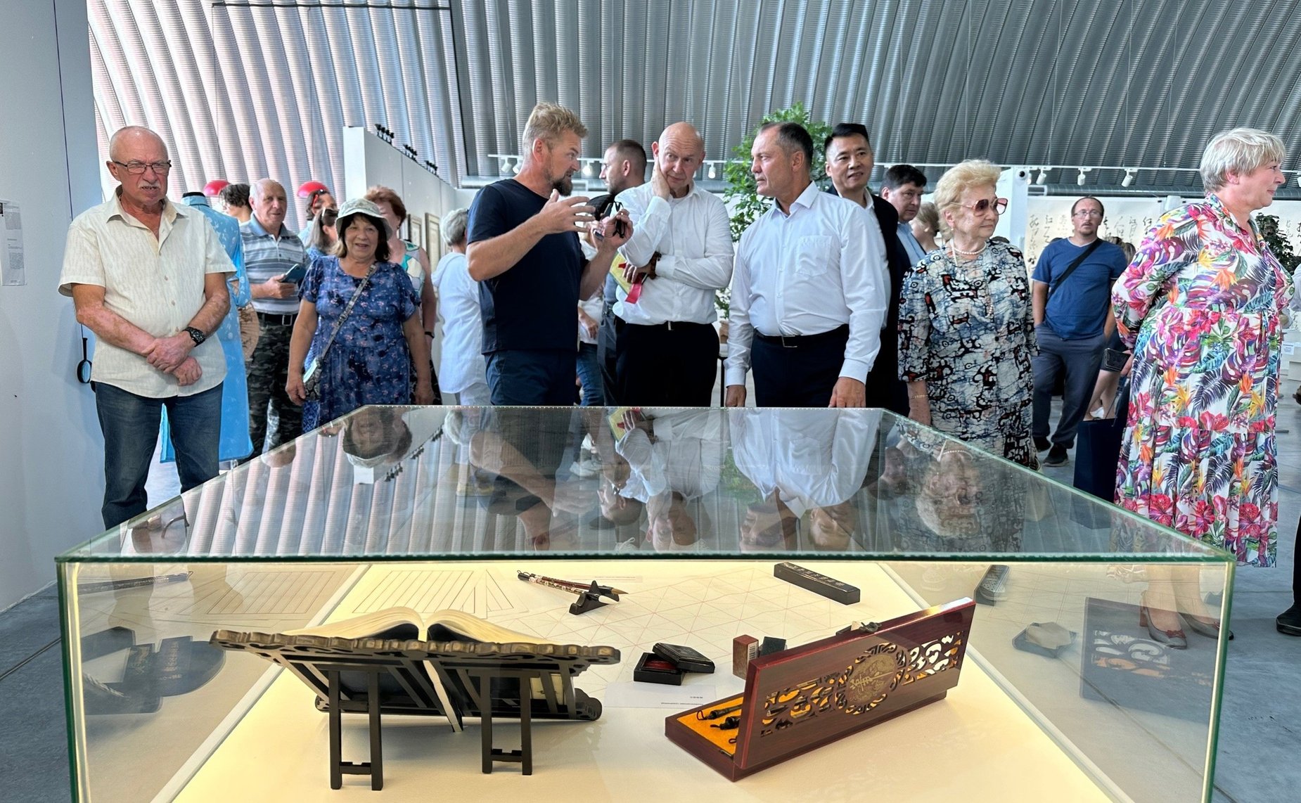 Игорь Мурог и Андрей Денисов торжественно открыли выставку «Китайская культура и искусство» в Музейном центре Рязанского историко-архитектурного музея-заповедника и в Музее каллиграфии культурно-просветительского агрокластера «Наше Орехово»