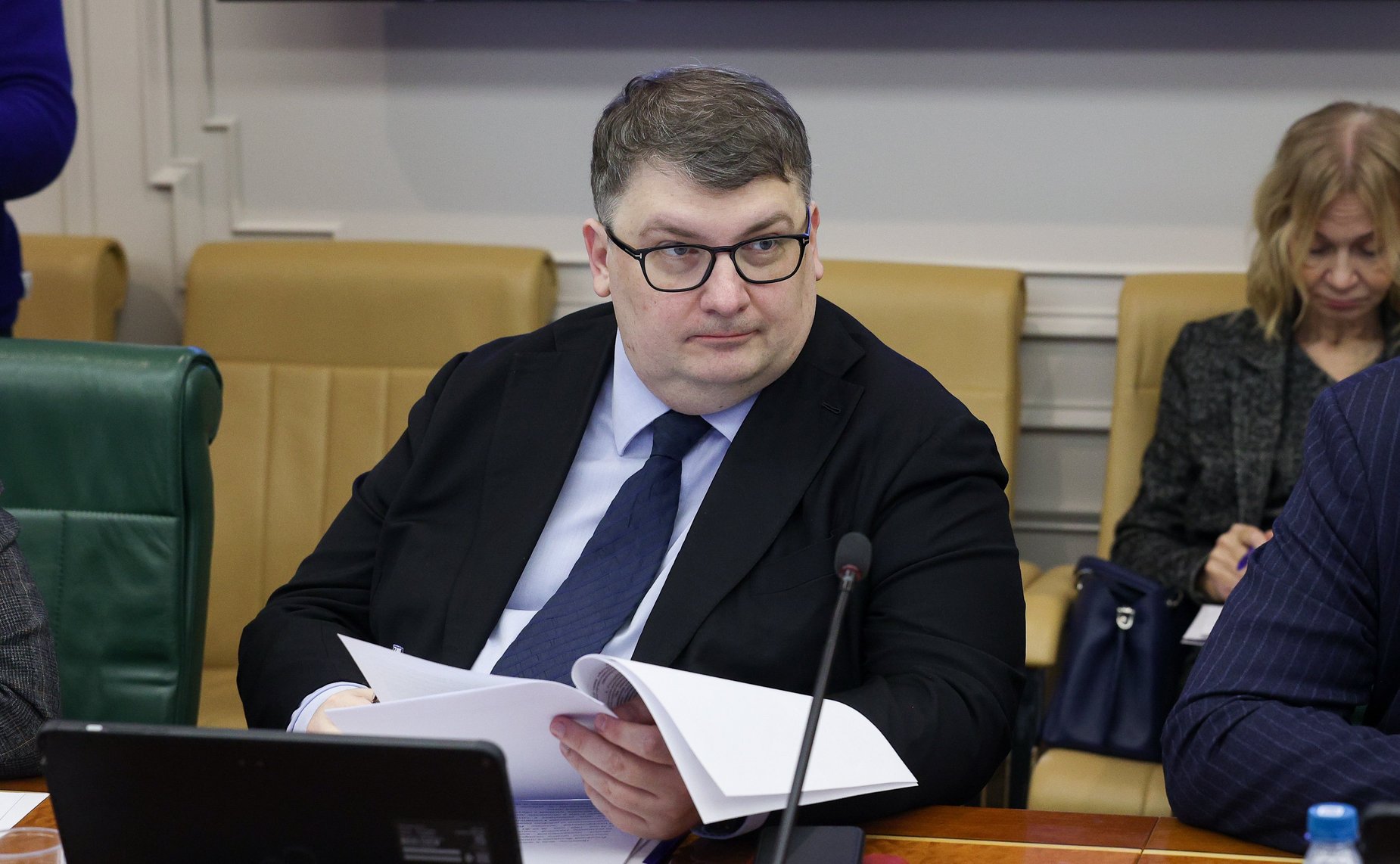 Совещание Комитета СФ по международным делам по вопросам совершенствования практики переселения в Россию соотечественников за рубежом, лиц, разделяющих российские духовно-нравственные ценности, и лиц, представляющих интерес для РФ