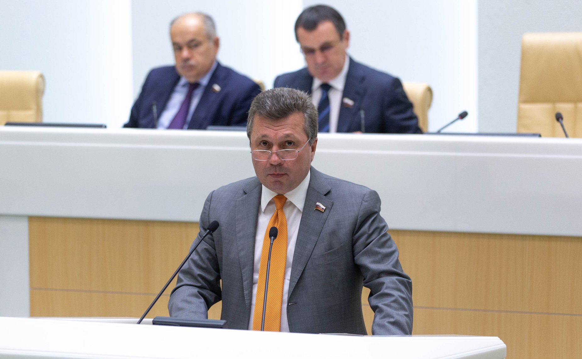 В. Васильев