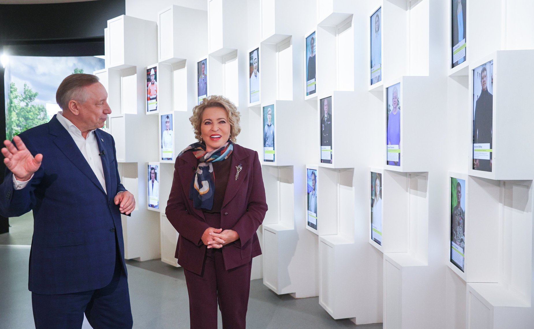 Валентина Матвиенко в ходе рабочей поездки в город на Неве посетила выставку «Мой Петербург» в музейно-выставочном центре «Россия — Моя история»