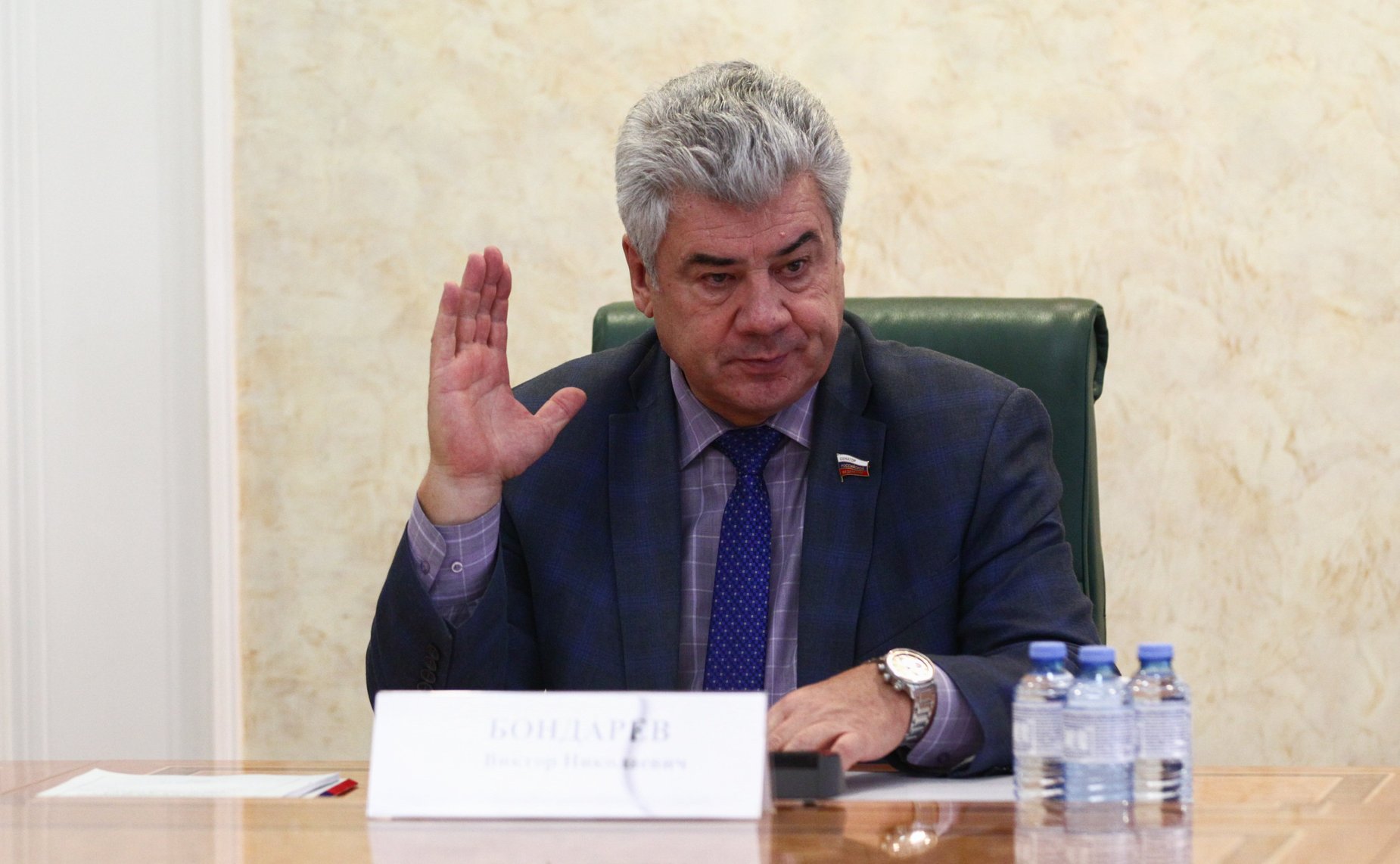 Виктор Бондарев