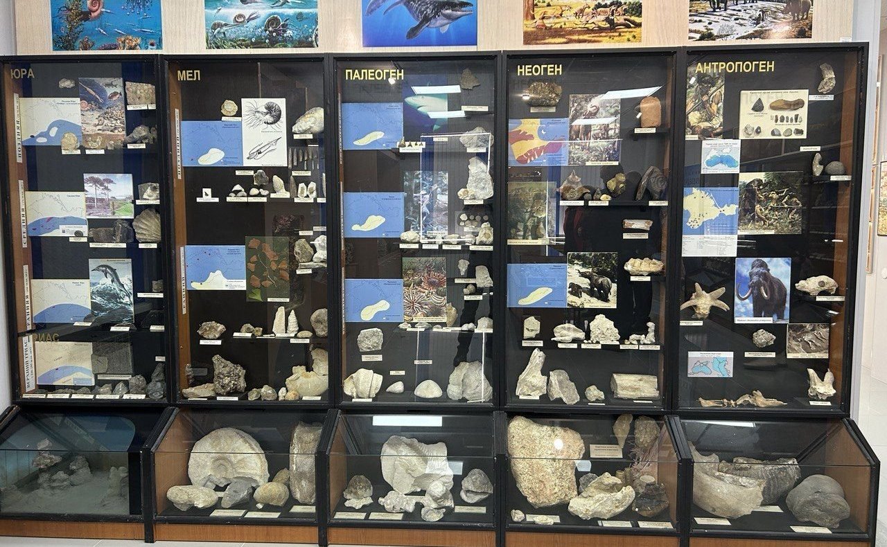 Екателина Алтабаева побывала в Севастопольском центре туризма, краеведения, спорта и экскурсий учащейся молодежи