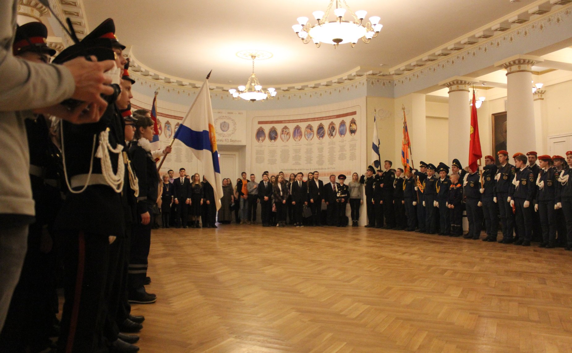 Заместитель председателя Комитета СФ по обороне и безопасности Алексей Кондратьев посетил Всероссийские форумы «Золотой эполет» и «Инженер — профессия творческая»