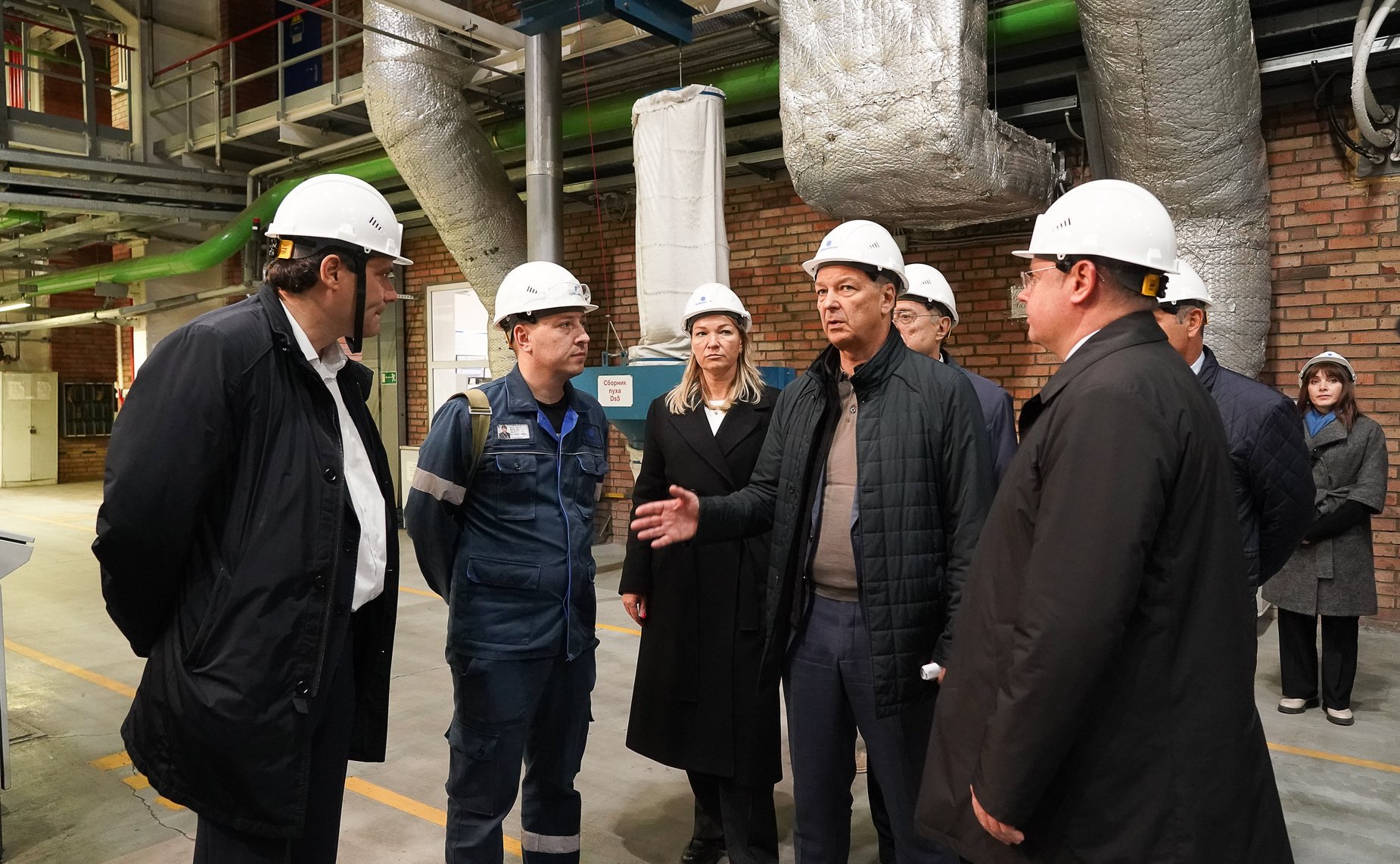 В г. Тольятти первый заместитель Председателя Совета Федерации Андрей Яцкин ознакомился с работой химической компании «КуйбышевАзот»
