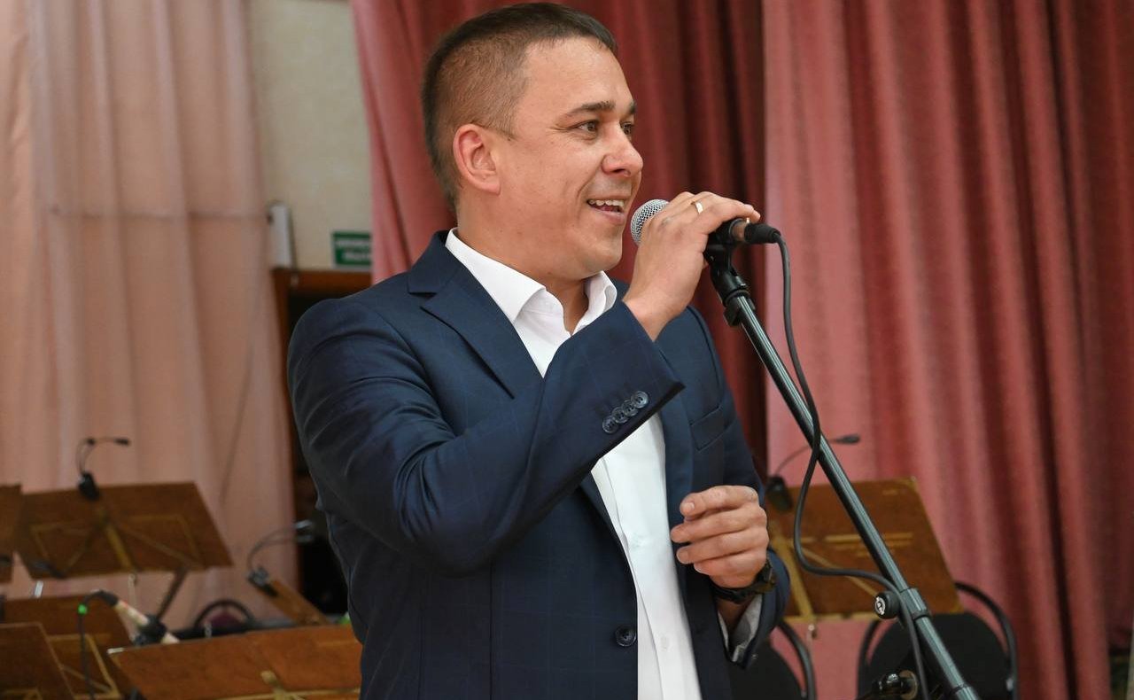 Айрат Гибатдинов поздравил медиков с приближающимся Днем медицинского работника