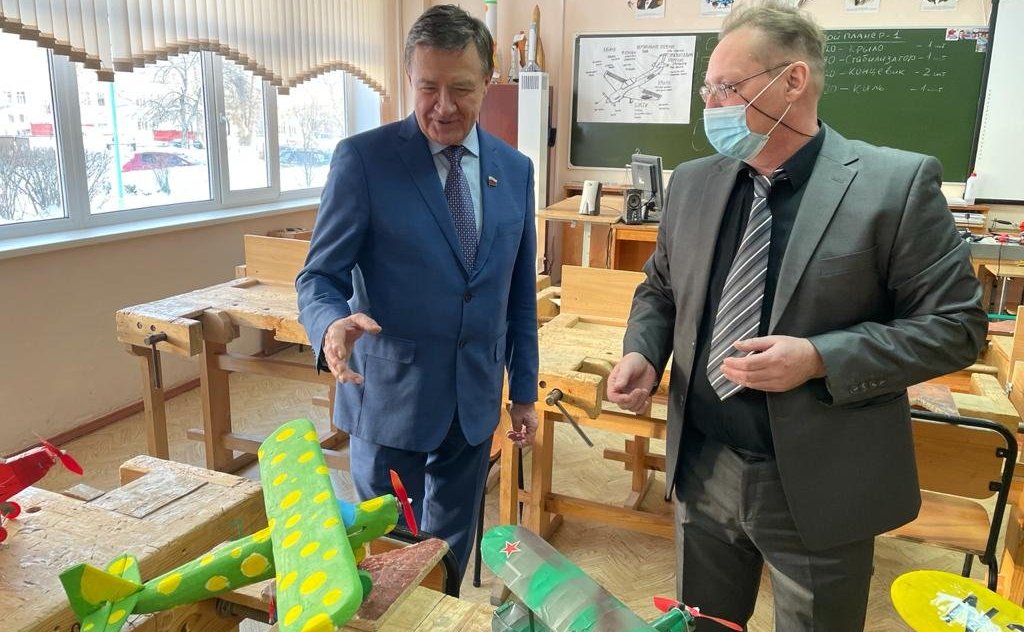 Сергей Рябухин посетил Авторский лицей в Ульяновске