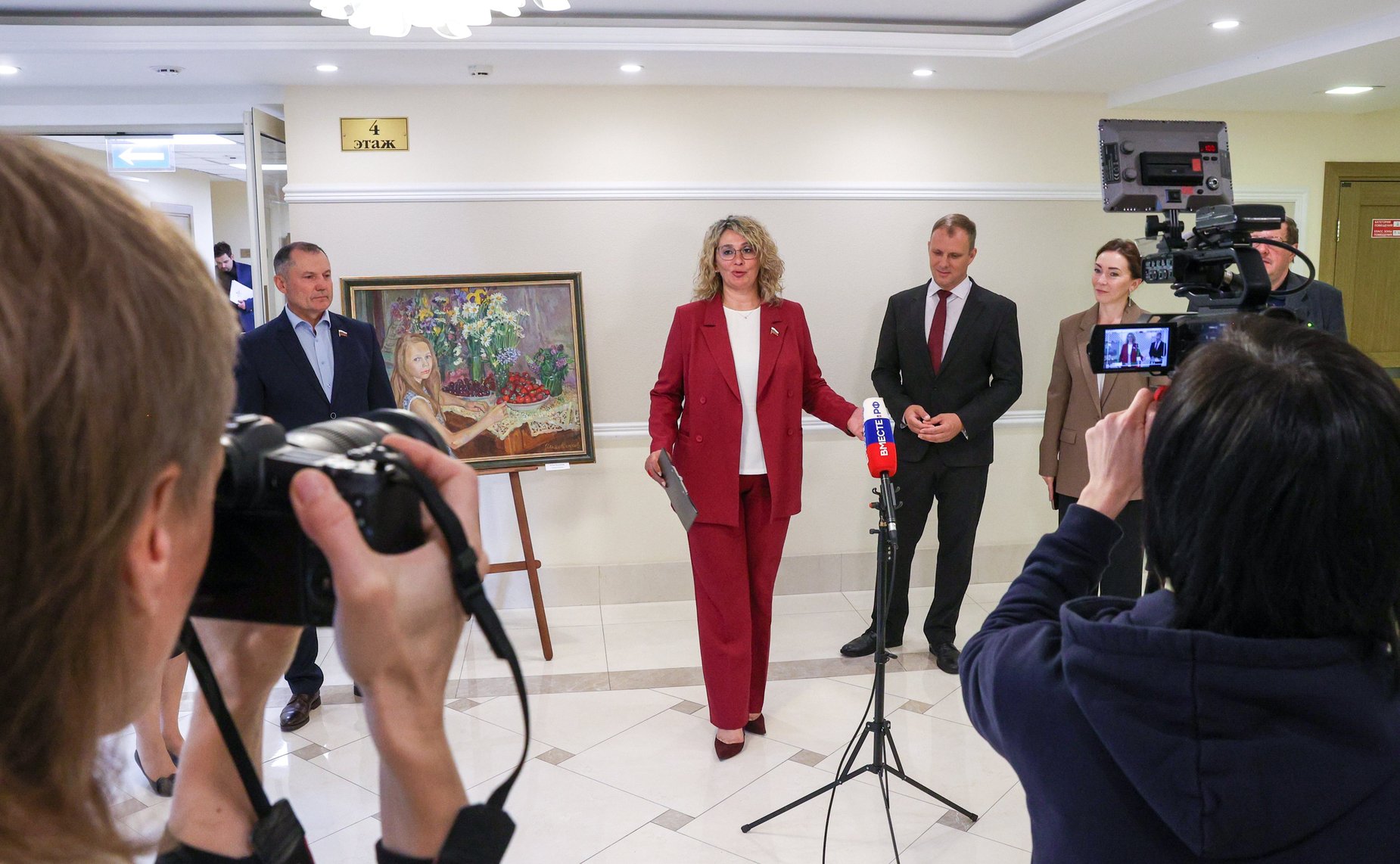 В Совете Федерации открылась выставка «Любовь к Родине дыша»