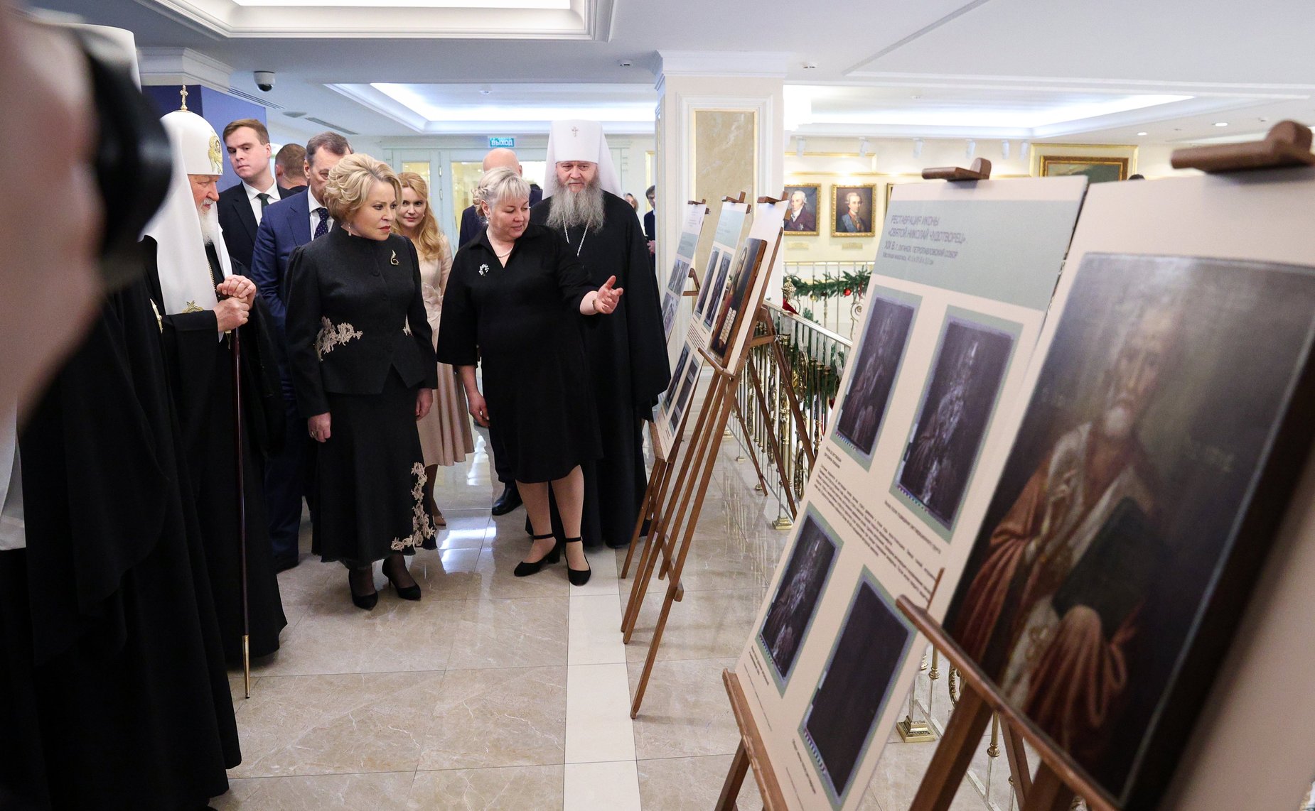 Выставка восстановленных икон Донбасса из Свято-Петропавловского кафедрального собора