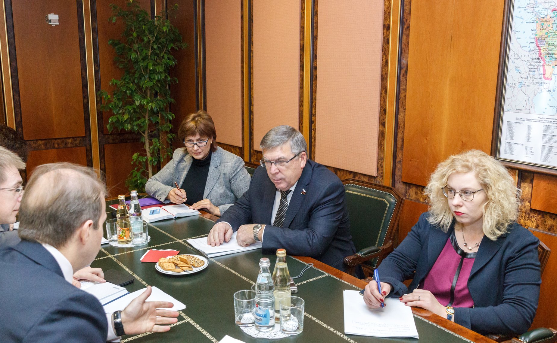 В. Рязанский Заседание Комиссии Совета законодателей по вопросам социальной политики