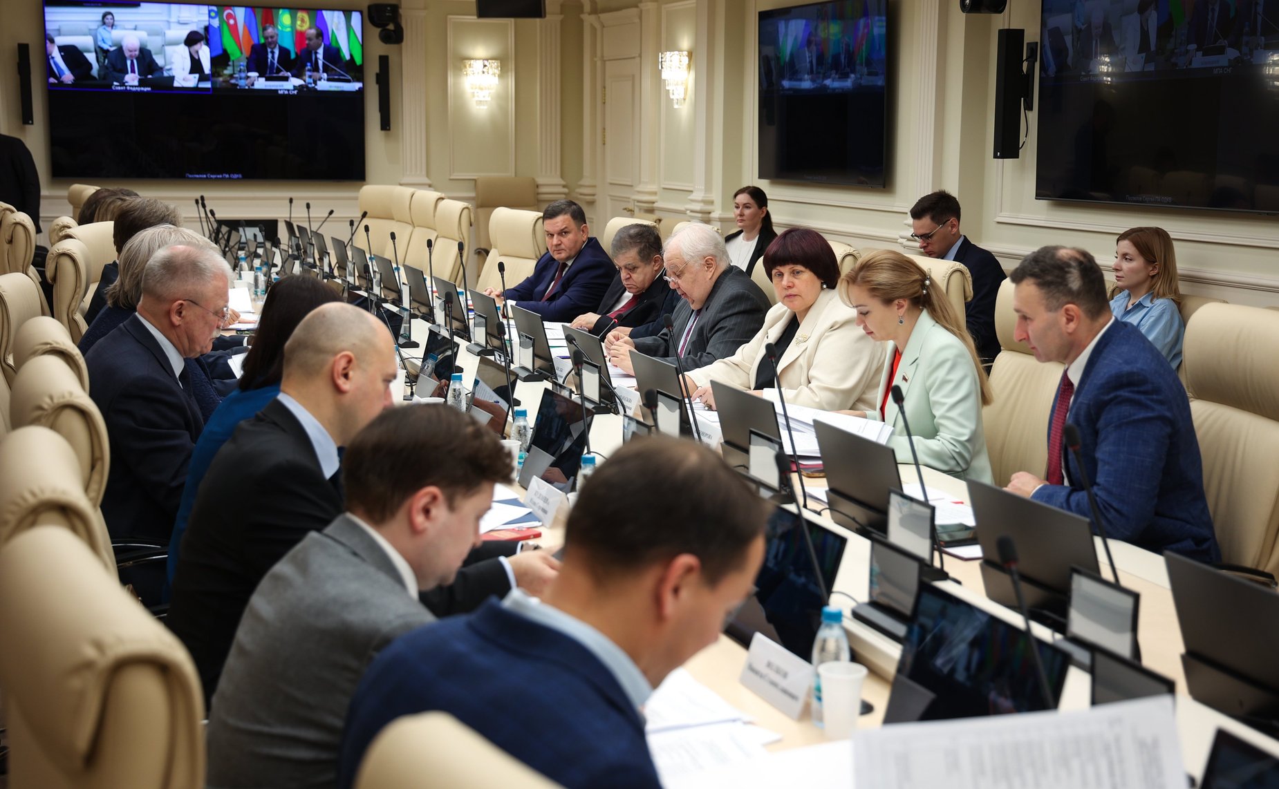 Круглый стол Комитета Совета Федерации по международным делам на тему «О целесообразности дальнейшего участия Российской Федерации в деятельности Бюро по демократическим институтам и правам человека ОБСЕ»