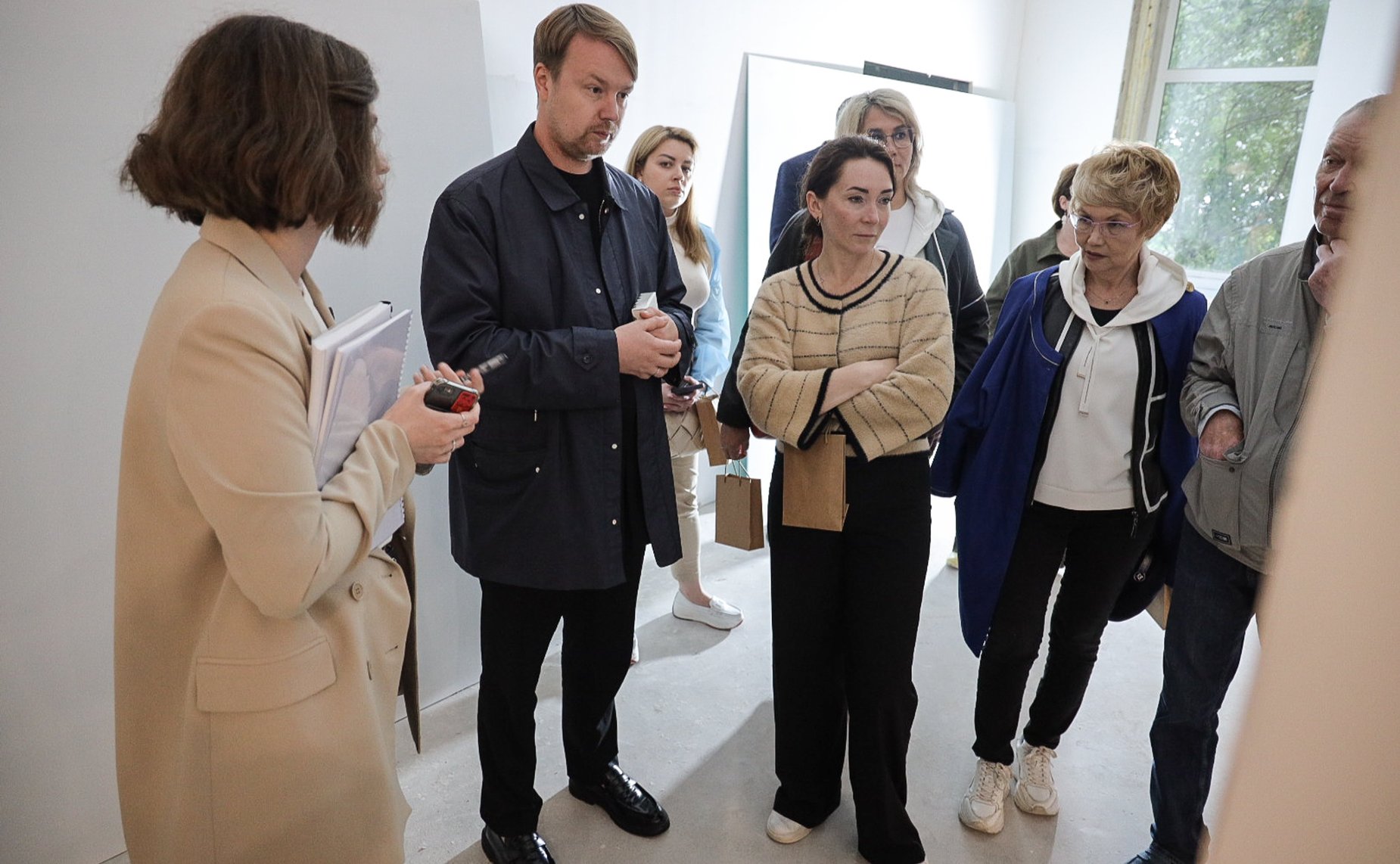 Члены Комиссии Совета Федерации по сохранению и развитию народных художественных промыслов встретились с представителями Художественного косторезного училища им.Н.Буторина и предприятия «Беломорские узоры»