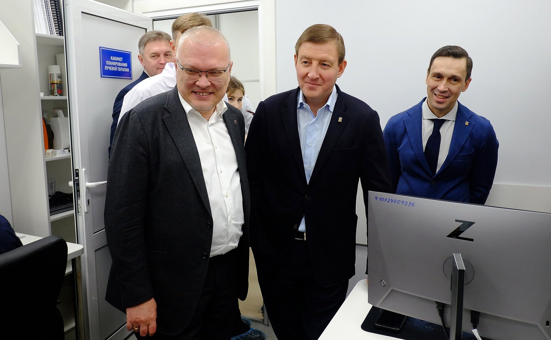 Сенаторы посетили социальные учреждения в городе Кирове и вручили памятные медали детям-героям