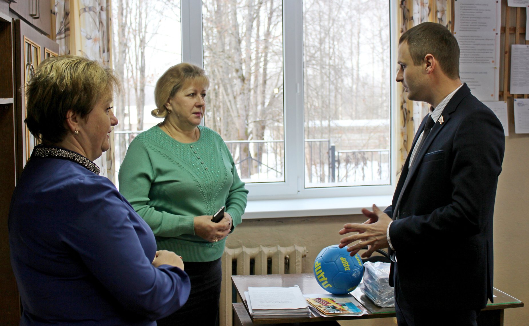 Сергей Леонов посетил ряд социальныхобъектов Глинковского района