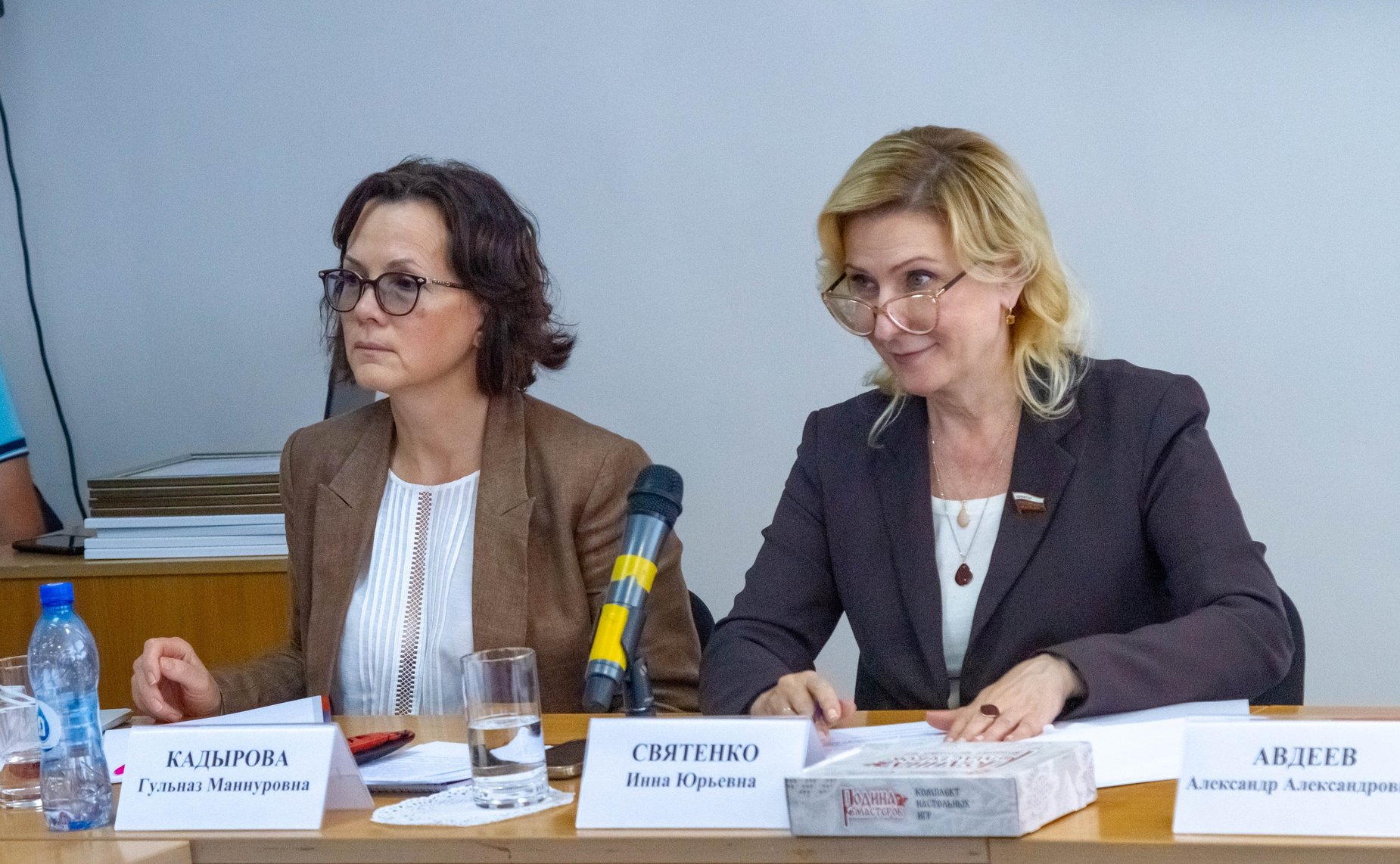 В поселке Мстёра Владимирской области состоялось выездное заседание Временной комиссии СФ по сохранению и развитию народных художественных промыслов в Российской Федерации