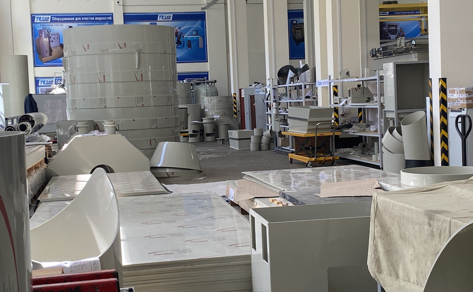 Сенатор Олег Алексеев осмотрел саратовское предприятие «НИТИ-Тесар»