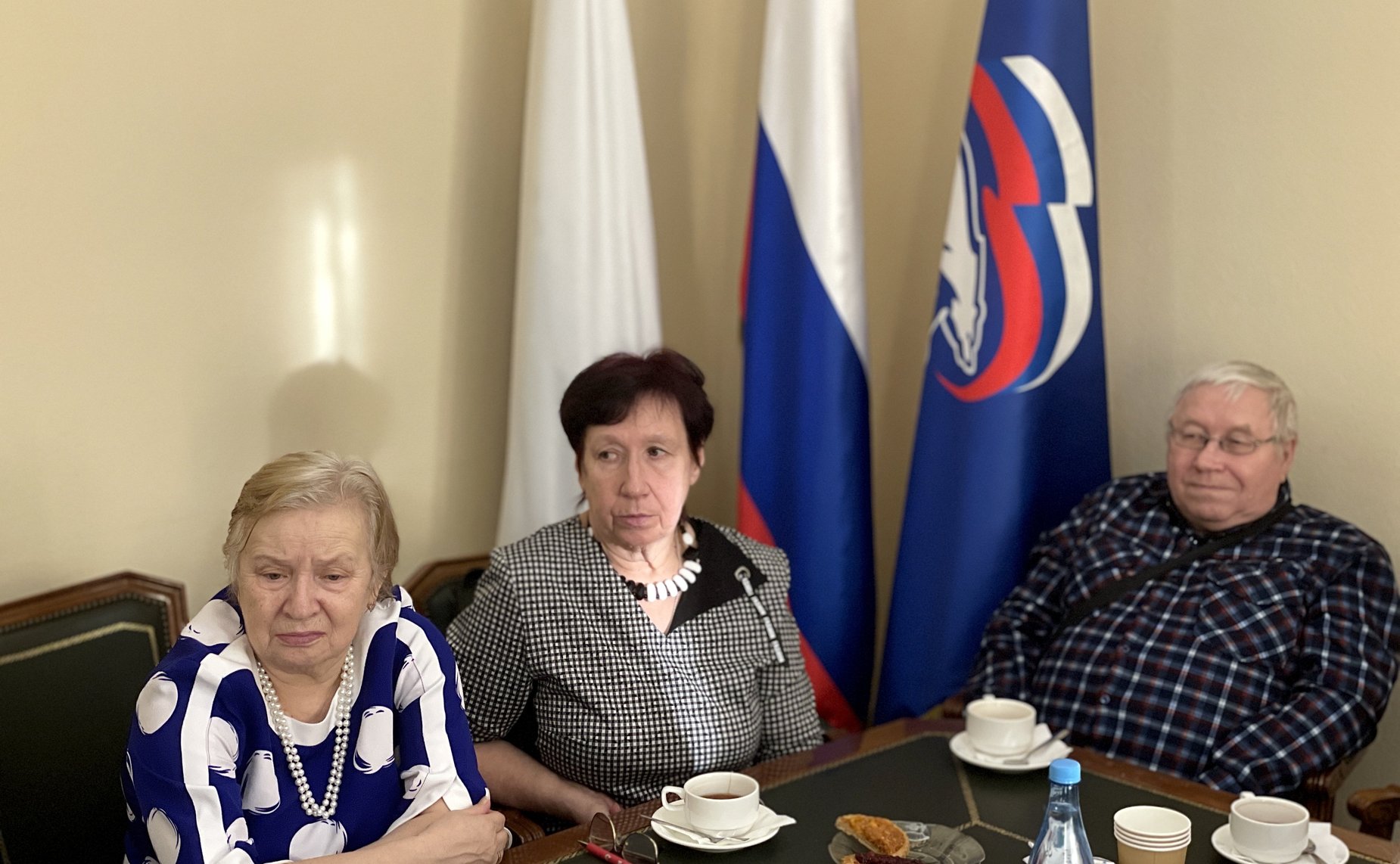 Александр Лутовинов в рамках региональной недели провёл встречу с коллективом Ненецкой окружной общественной организации ветеранов (пенсионеров) войны, труда, вооруженных сил и правоохранительных органов