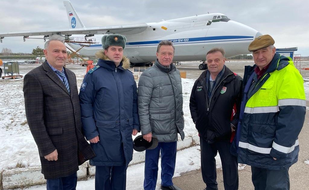 Сергей Рябухин в ходе рабочей поездки в регион посетил Военно-транспортный авиационный полк