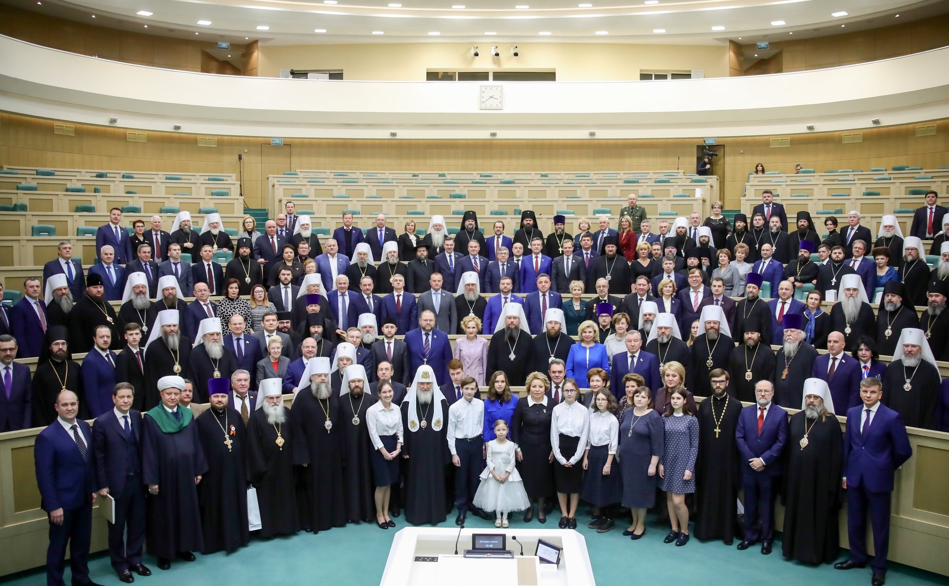 Пленарное заседание VIII Рождественских парламентских встреч в рамках XXVIII Международных Рождественских образовательных чтений «Великая Победа: наследие и наследники»