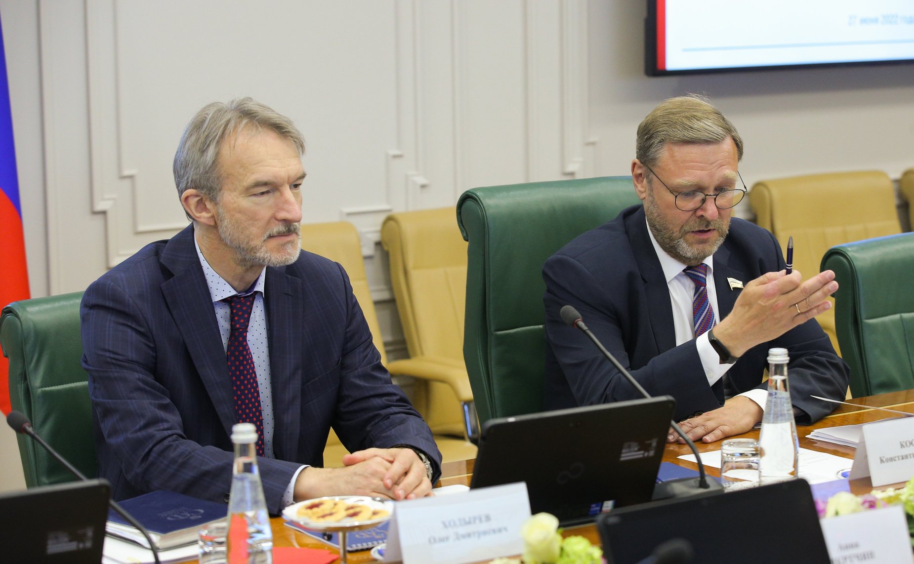 Константин Косачев провел встречу с делегацией Республиканской партии Армении во главе с заместителем председателя партии Арменом Ашотяном