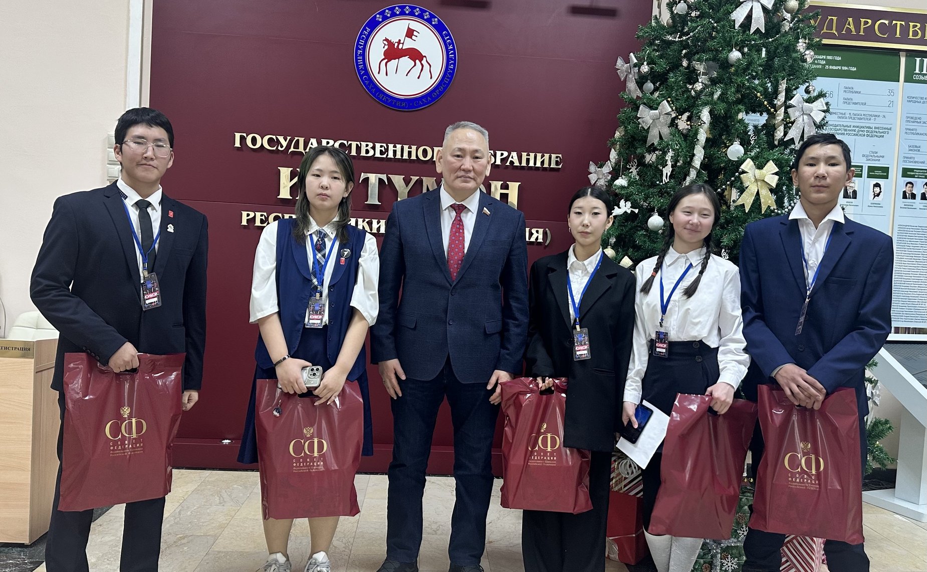 Сахамин Афанасьев в День российской печати встретился с юнкорами Якутии