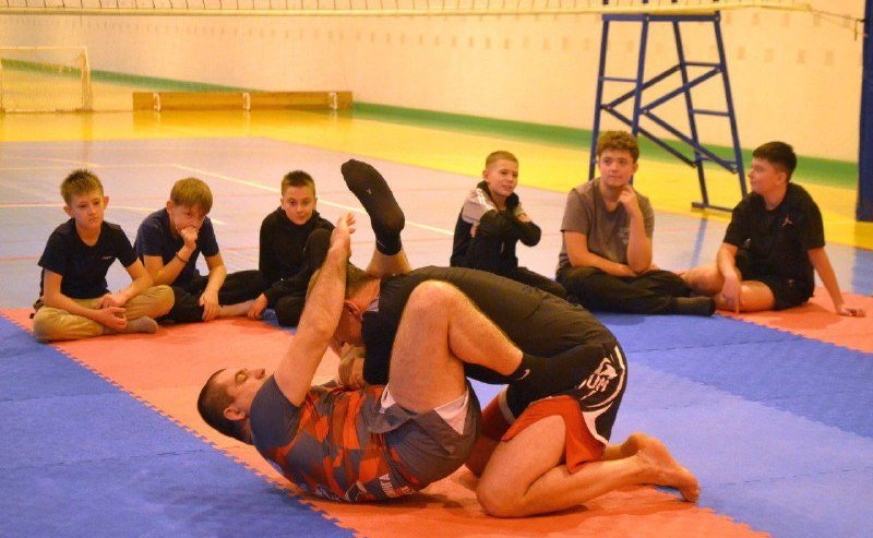 Дмитрий Перминов провел в Омской области мастер-класс по грэпплингу