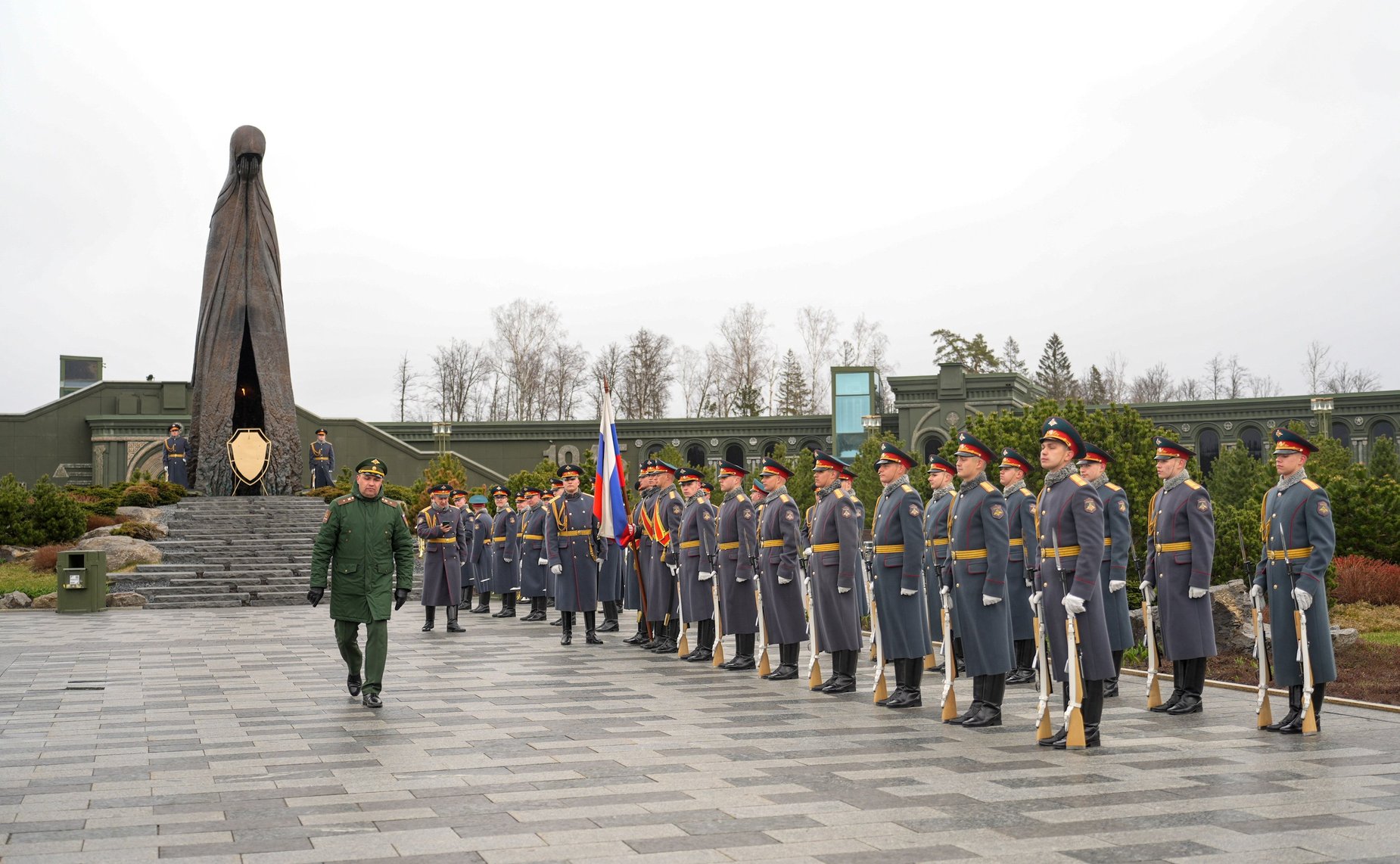 Сенаторы посетили парк «Патриот»