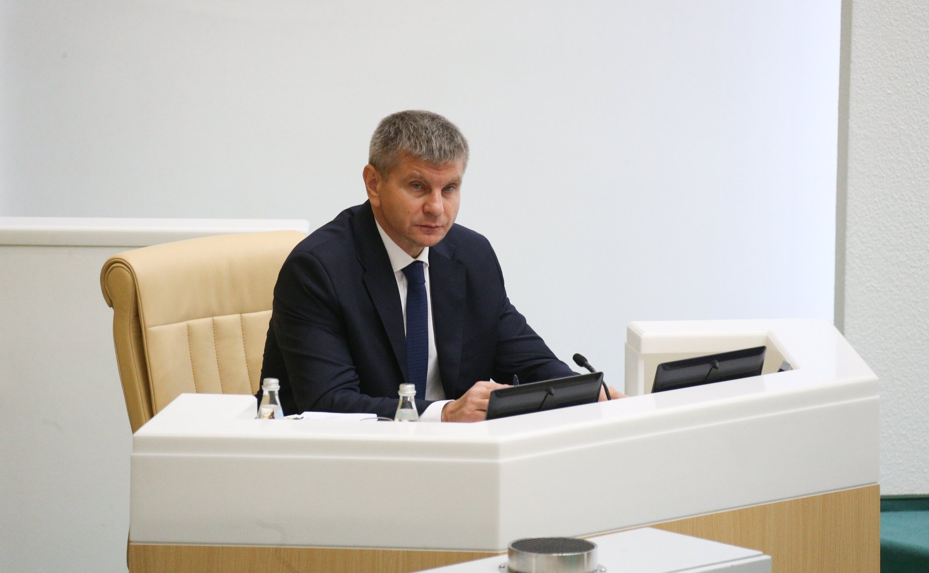 Геннадий Голов