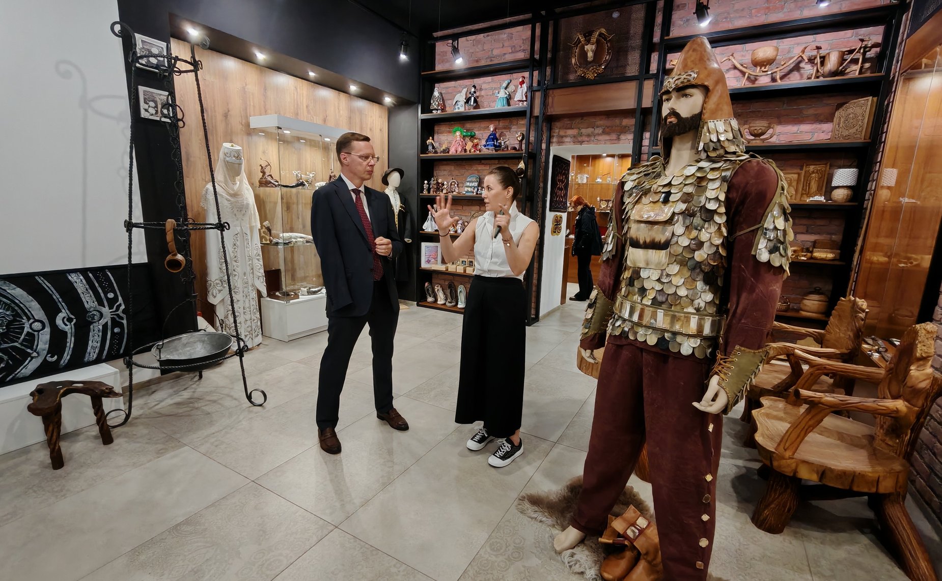 Виталий Назаренко посетил Центр развития народных художественных промыслов во Владикавказе
