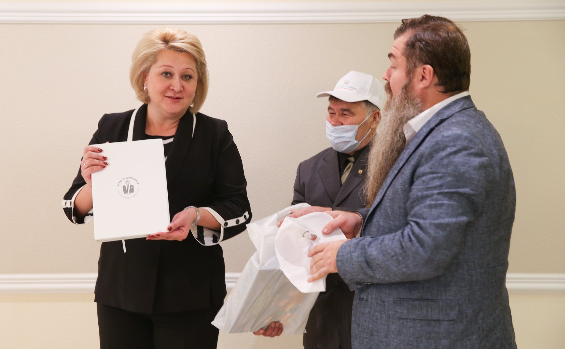 Открытие в Совете Федерации выставки «Наша республика», посвященной 100-летию ТаССР