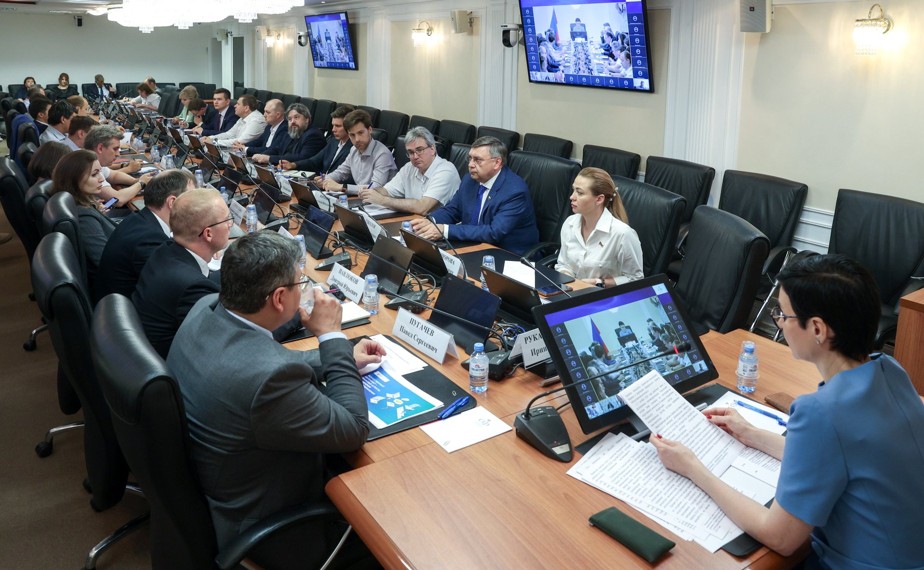 Круглый стол Комитета СФ по конституционному законодательству и госстроительству совместно с Советом по развитию цифровой экономики при СФ «Правовое регулирование функционирования систем искусственного интеллекта в РФ: вектор развития законодательства»