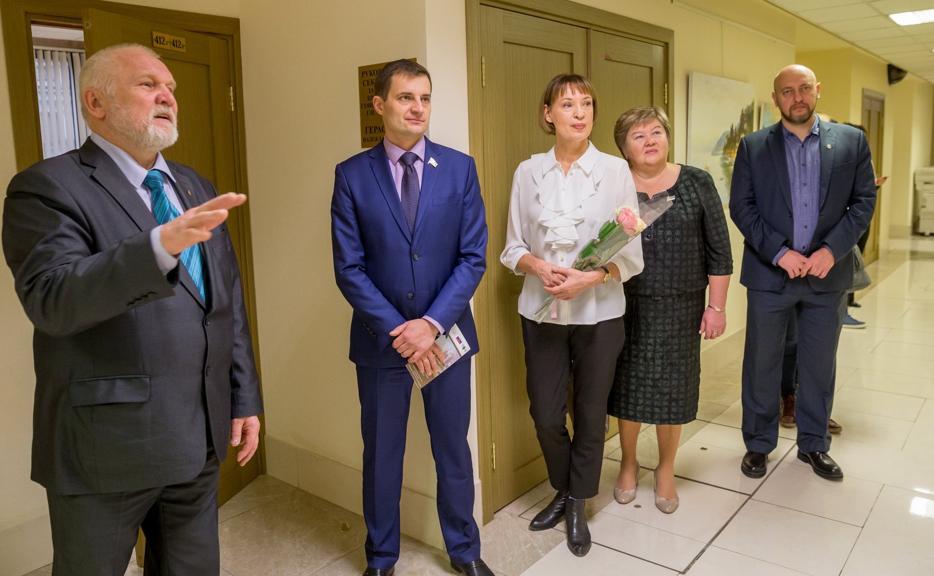 В Совете Федерации открылась выставка живописи «Восток – Запад»