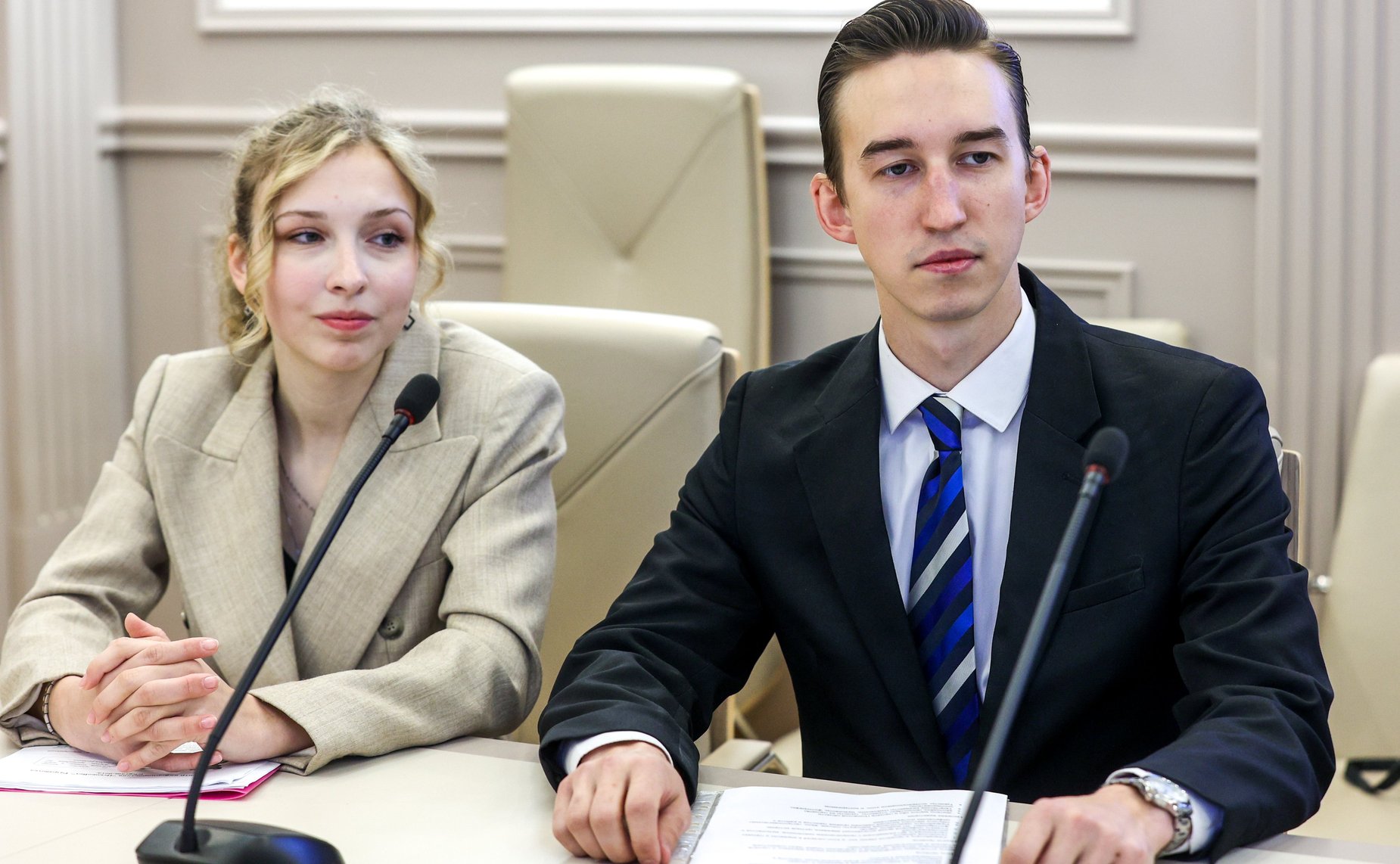 Наталья Мельникова провела встречу с активистами молодежного землячества Псковской области