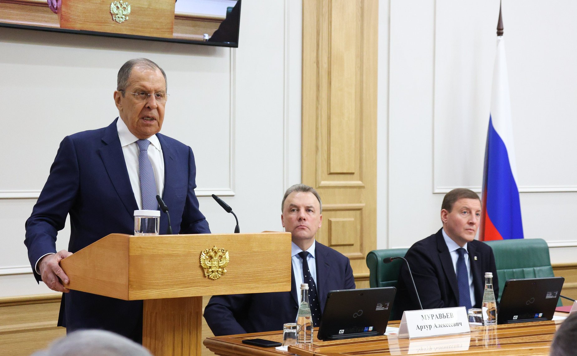 На заседании Комитета СФ по международным делам проведены консультации по предложенной Президентом РФ кандидатуре на должность Министра иностранных дел РФ