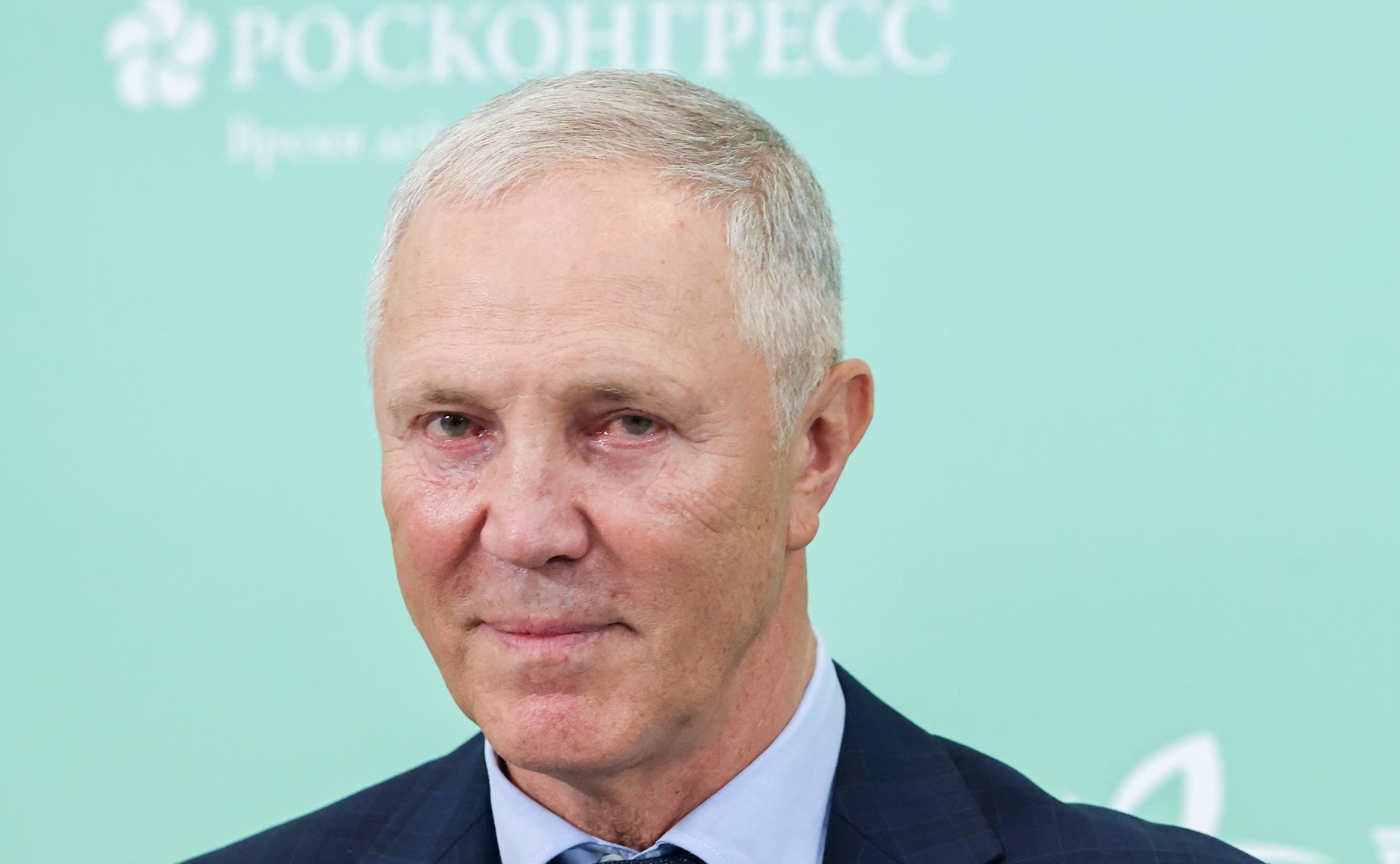 Сессия «Новые регионы России и Дальний Восток: вектор стратегического партнерства и перспективные точки роста экономики». X Восточный экономический форум